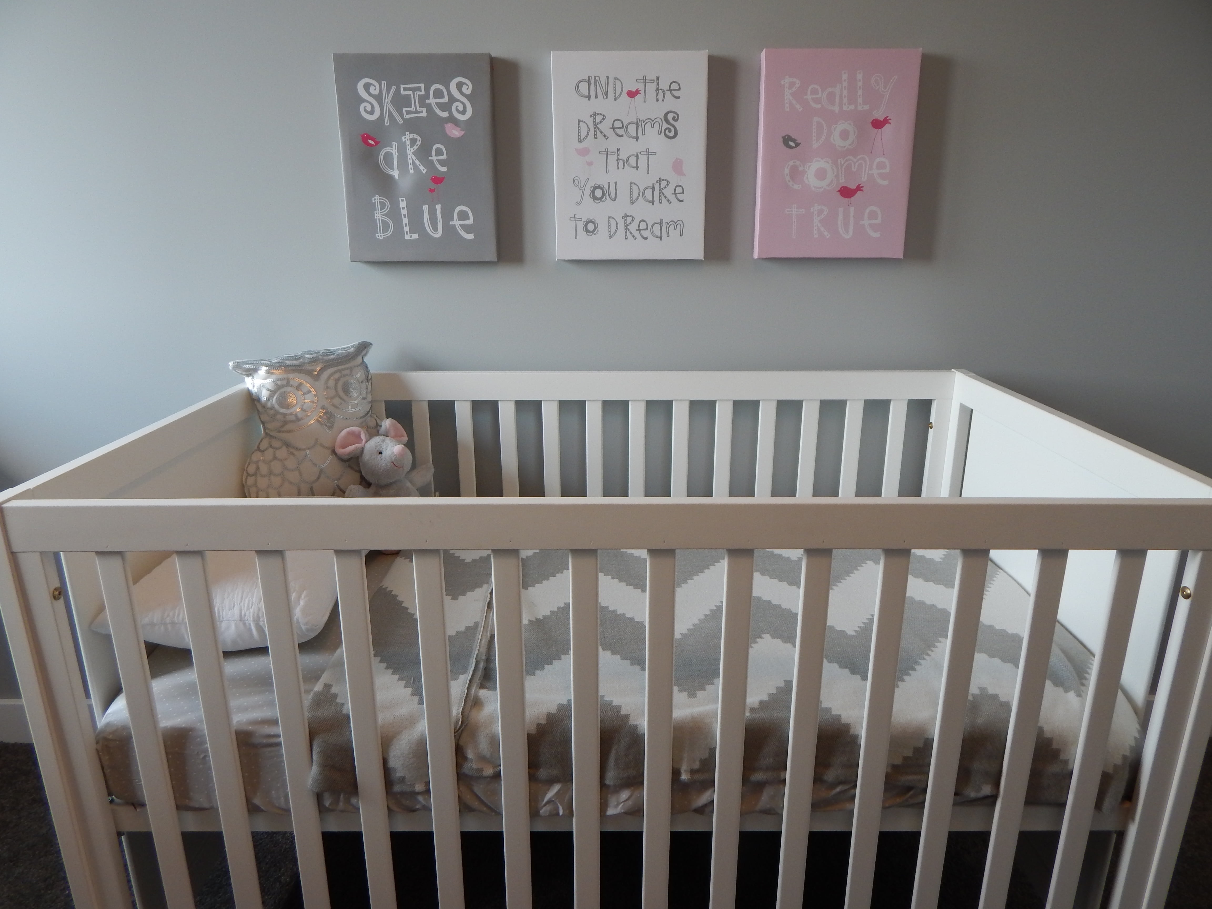 s, pets, decor, looking, domestic cat, interior design, furniture, room, white, interior, nursery - Bedroom, feline, indoors, relaxation, wooden, cat, animal, HD Wallpaper