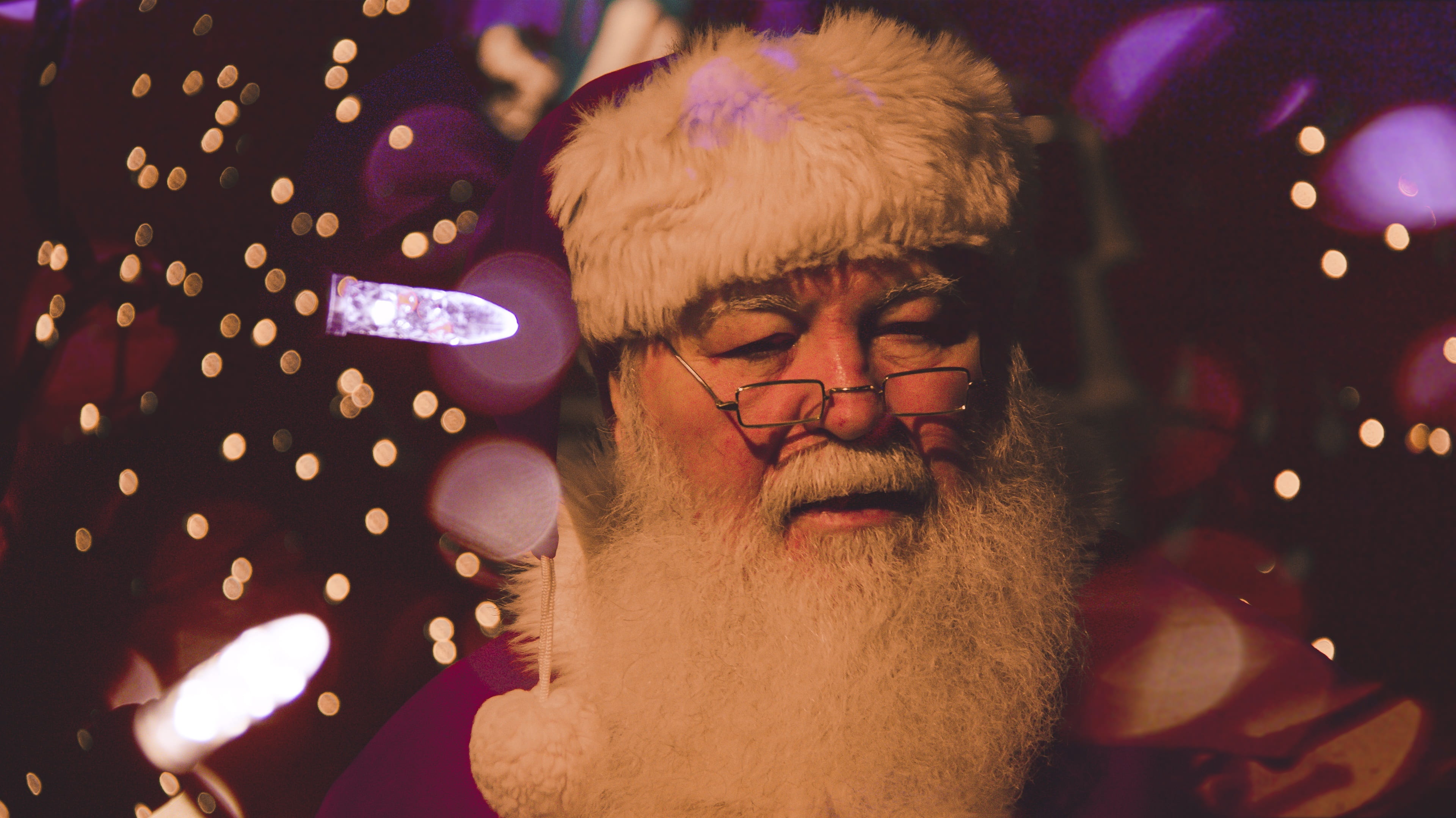 merry, santa, contemplation, presents, fun, man, celebration, portrait, eyeglasses, beard, eve, father christmas, 4K, indoors, santa claus, winter, people, HD Wallpaper