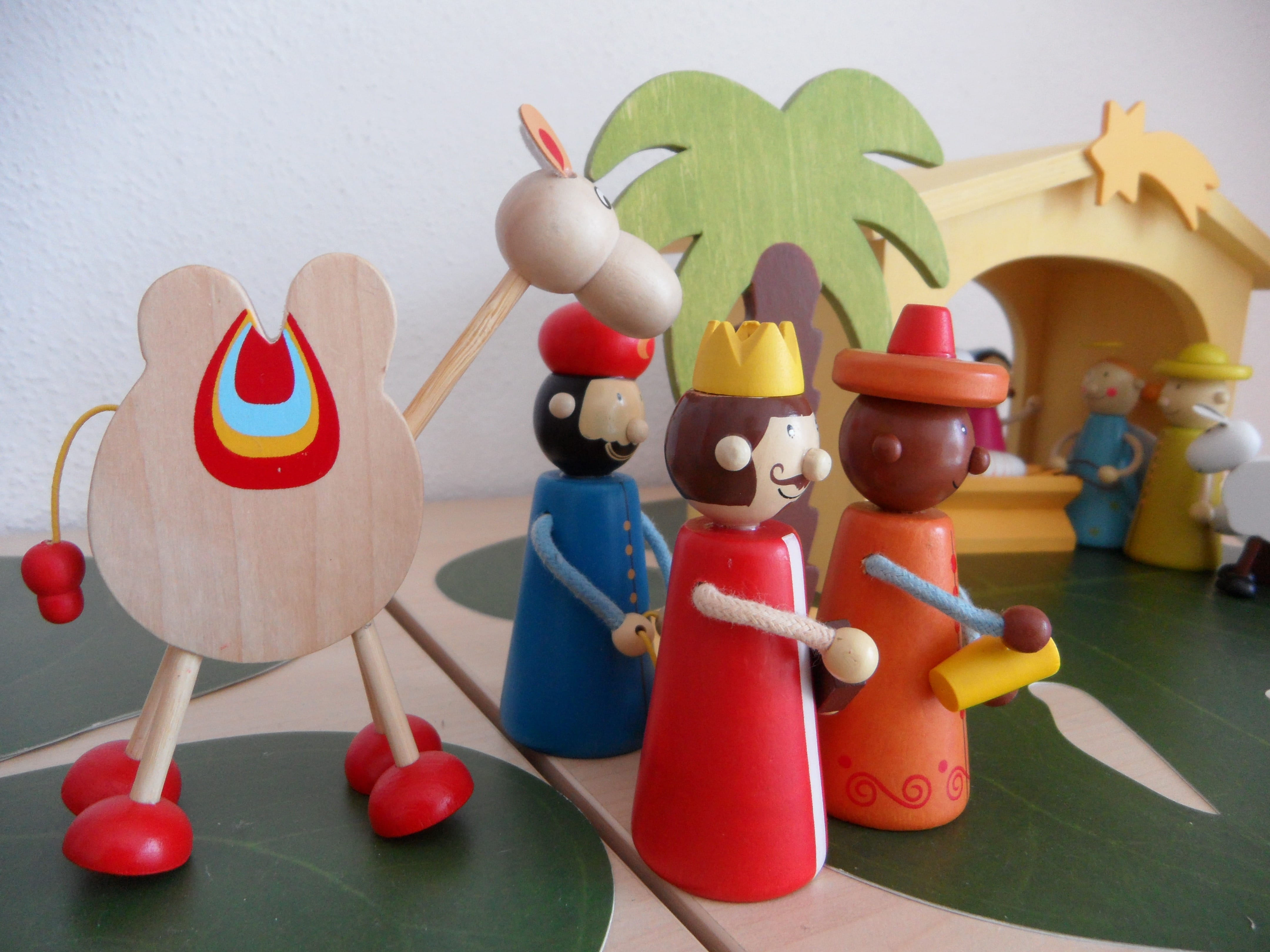 4K, large group of objects, craft, male likeness, Holy, Figure, Three Kings, wall - building feature, Santon, toy, holy three kings, no people, still life, HD Wallpaper