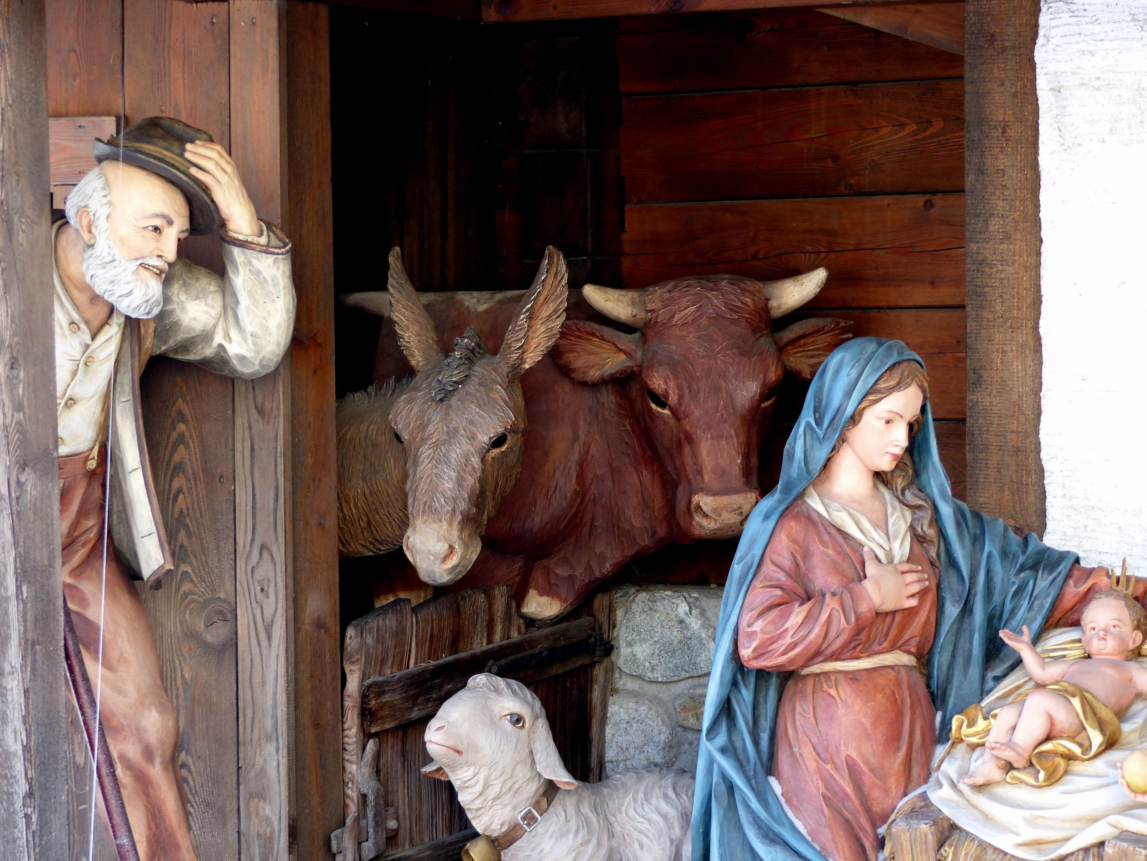 artwork, real people, 2K, cute, women, wood sculptor, wood carving, adult, jesus, pets, livestock, representation, sculptor, figures, shepherd, set, figurine, HD Wallpaper