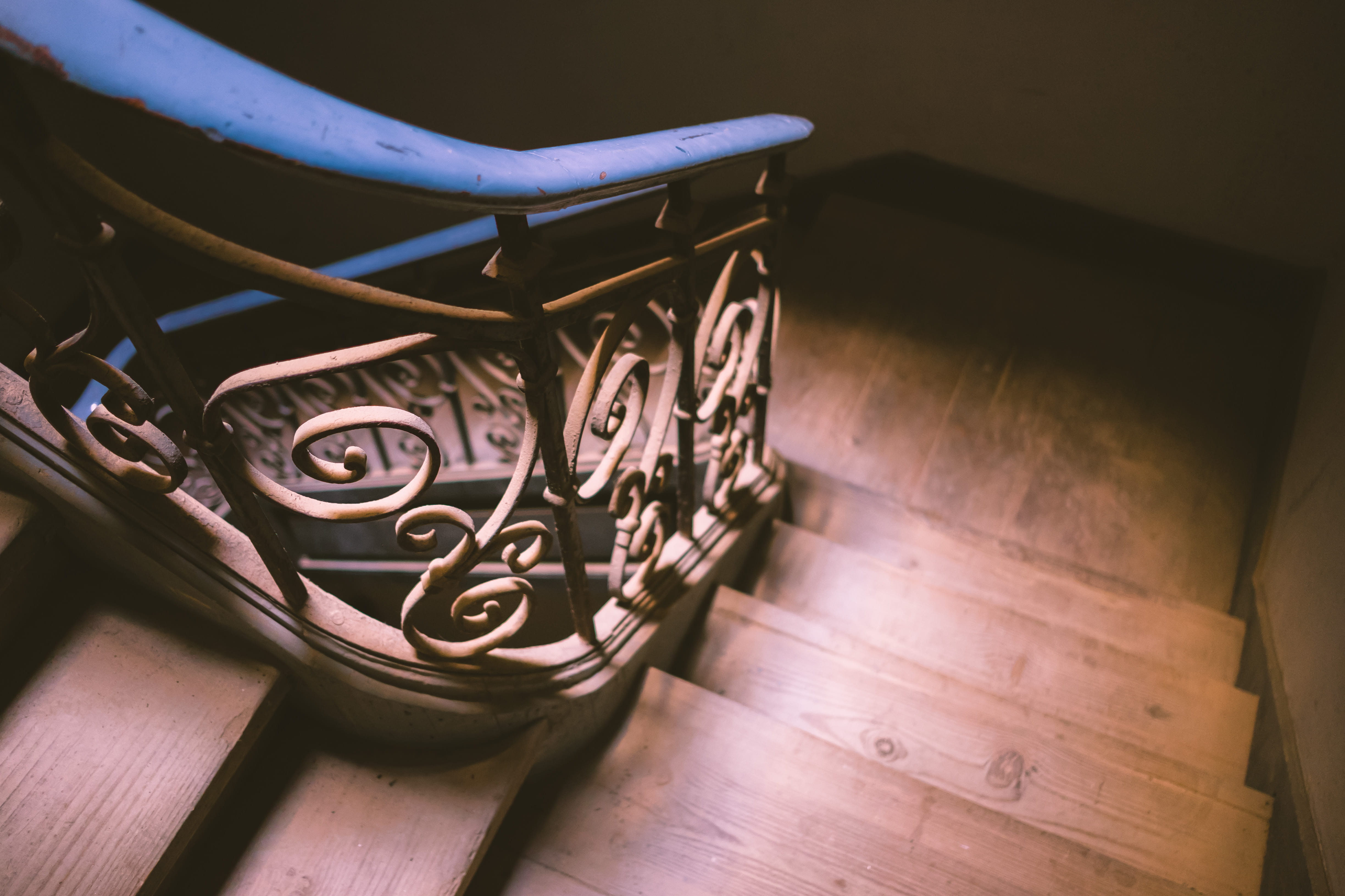 focus on foreground, 4K, close-up, antique, wood, old, technology, filigree, container, open, food and drink, flooring, indoors, arts culture and entertainment, HD Wallpaper