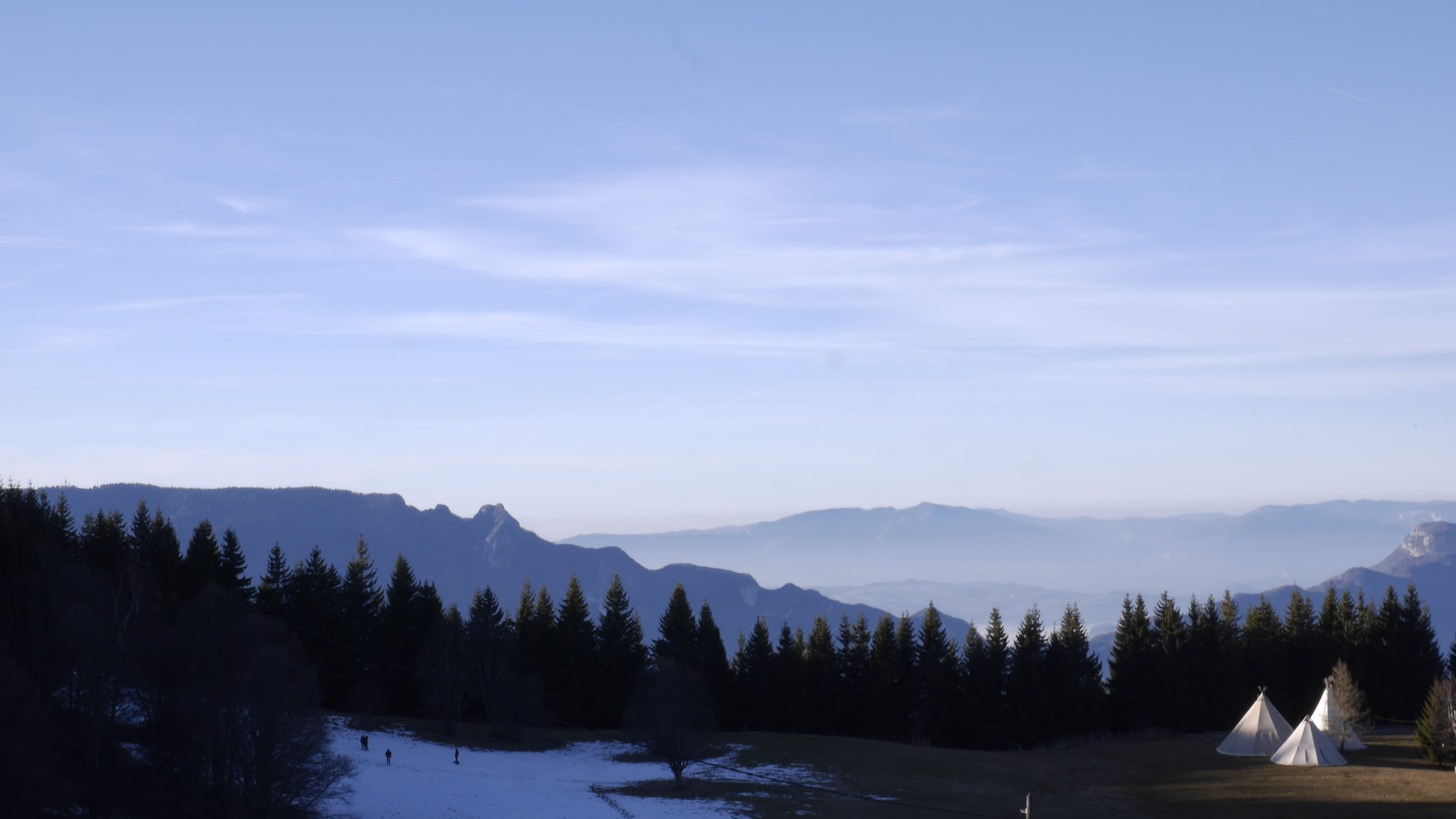 near, snow, tranquil Scene, mountain, beauty In Nature, travel, woodland, scenics, blue, rocky Mountains, sky, trees, horizon, winter, hdwallpaper, HD Wallpaper