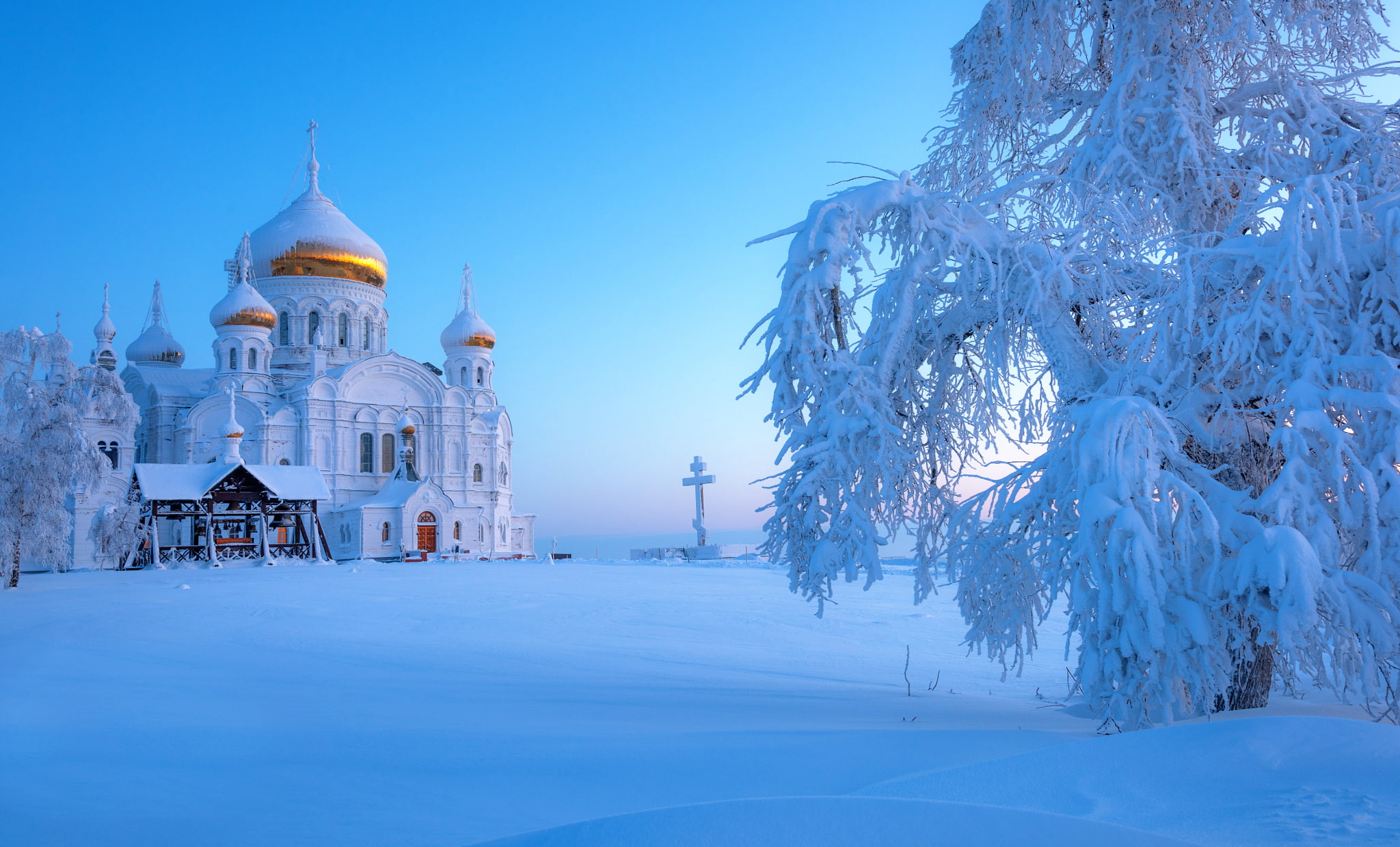 church, dome, nature, cathedral, winter, christianity, snow, russian Culture, religion, belief, city, frost, blue, frozen, moscow, urban Scene, travel, HD Wallpaper