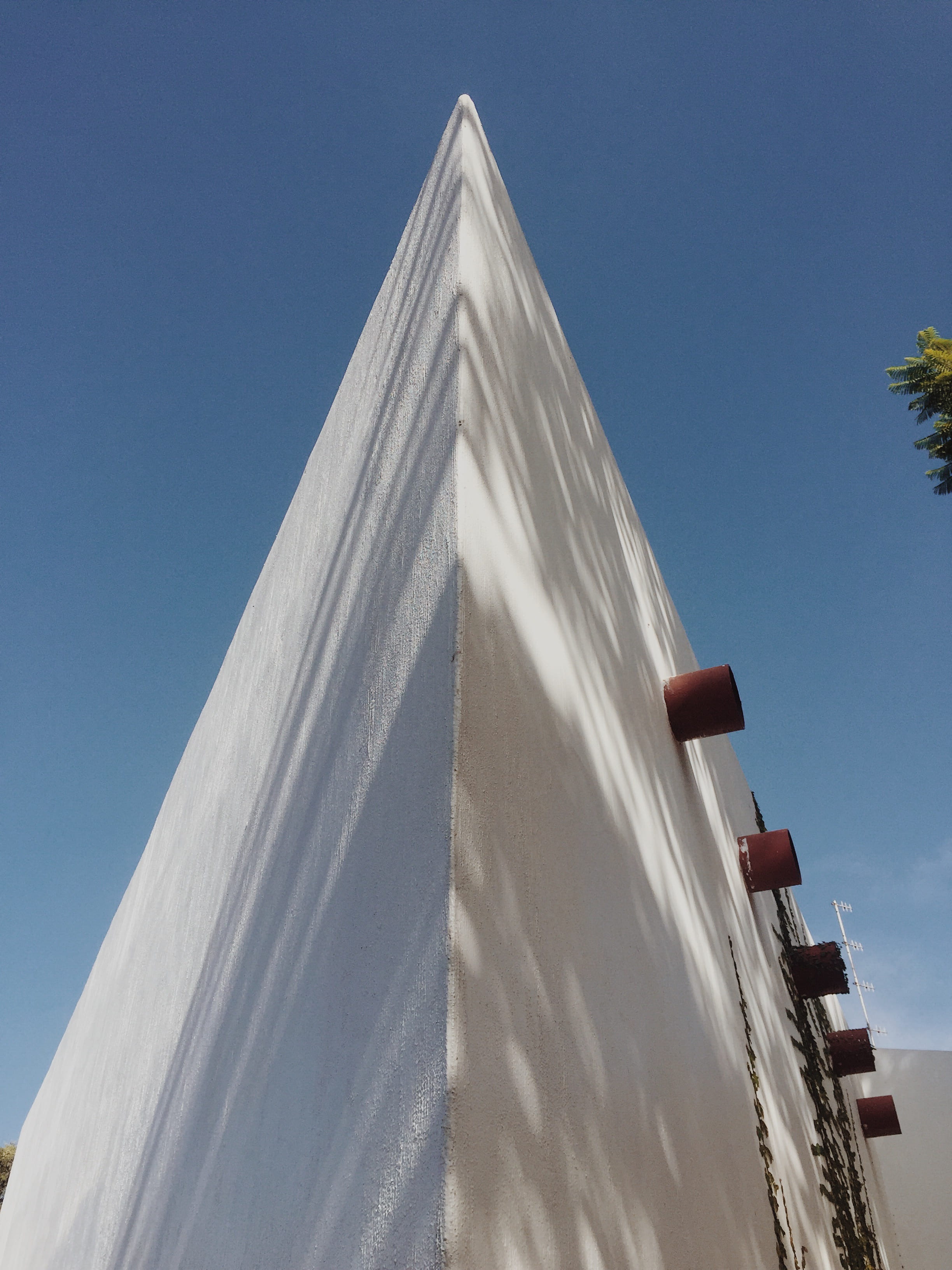 triangle shape, city, sky, outdoors, building, urban, visit mexico, cityscape, mexico, travel, triangle, travel destinations, guadalajara, gown, clear sky, Phone HD Wallpaper
