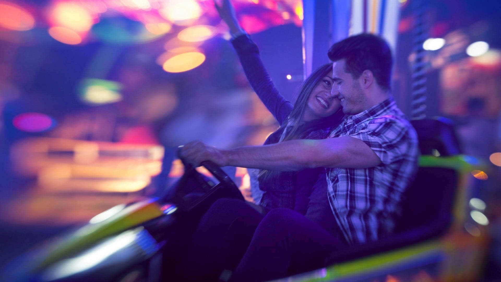 front view, positive emotion, nightlife, s, leisure activity, couple, happiness, two people, fun, bokeh, theme parks, button, adult, enjoyment, smiling, HD Wallpaper