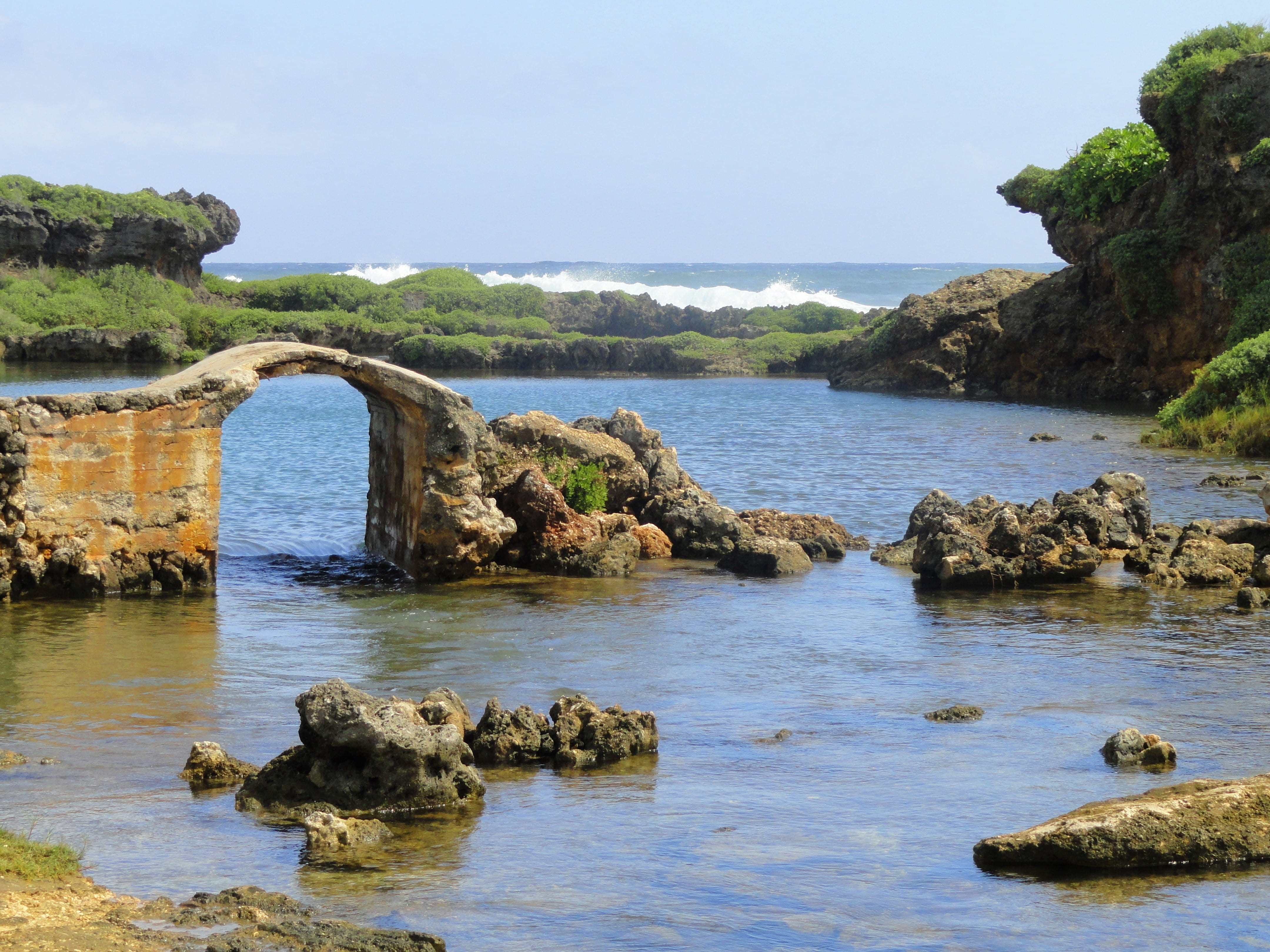 tranquil scene, rocky, beach, outdoors, water, day, tranquility, non-urban scene, architecture, river, outside, scenics - nature, solid, plant, nature, HD Wallpaper