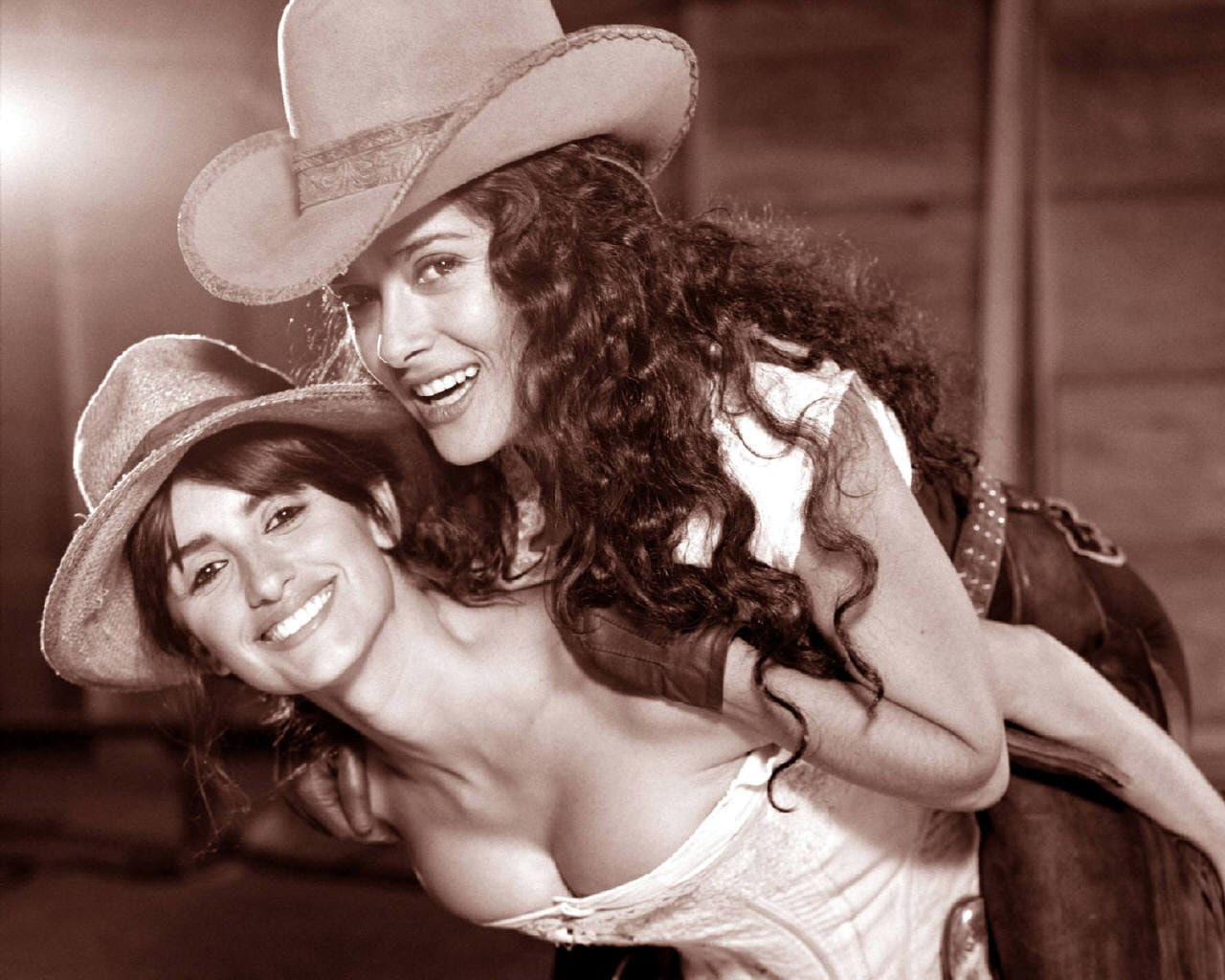 Movie, 720P, Bandidas, Penelope Cruz, Salma Hayek, HD Wallpaper
