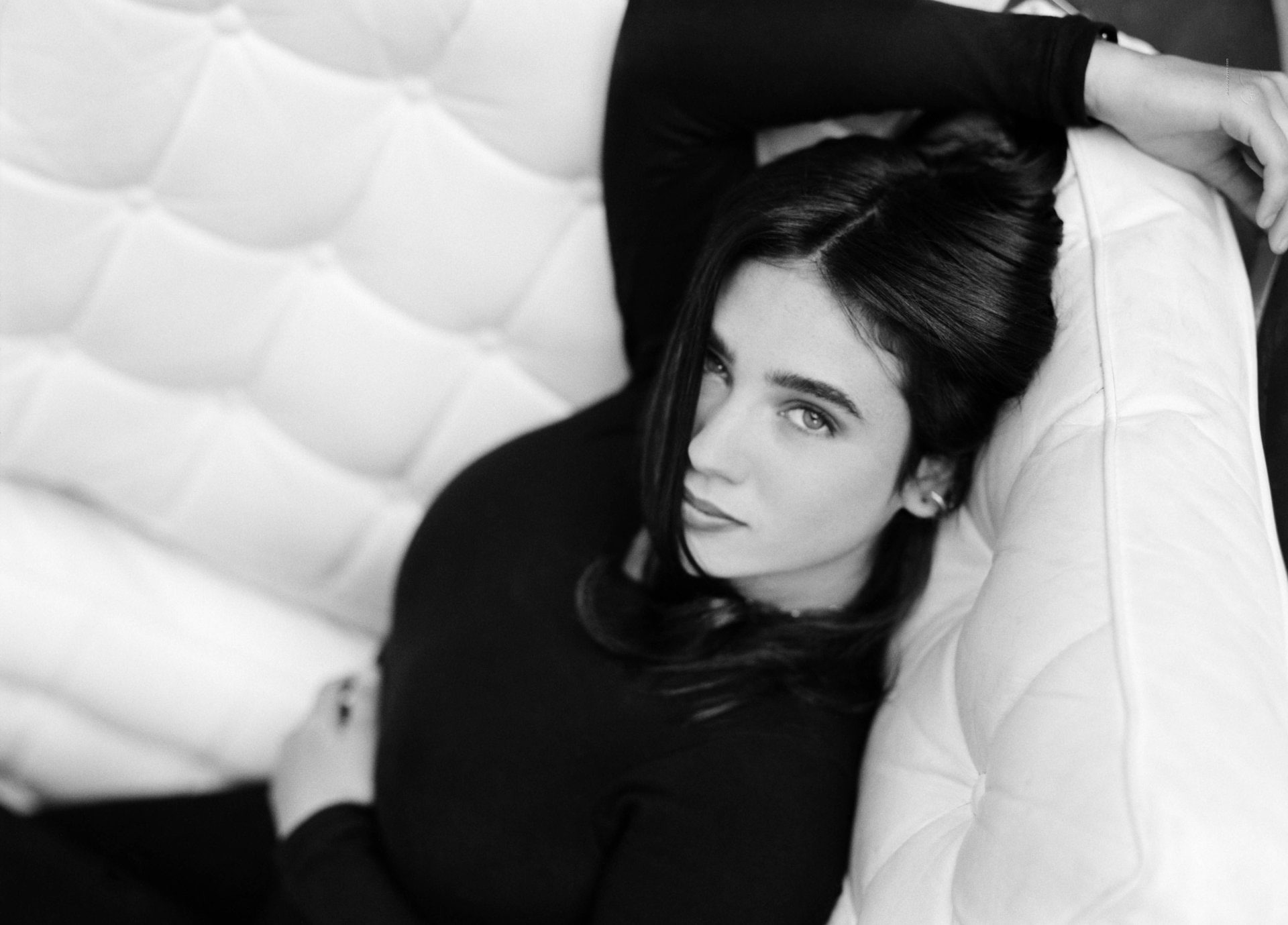 young women, young adult, Jennifer Connelly, long hair, bedroom, 1080P, portrait, beauty, people, hairstyle, beautiful woman, Actresses, furniture, relaxation, HD Wallpaper