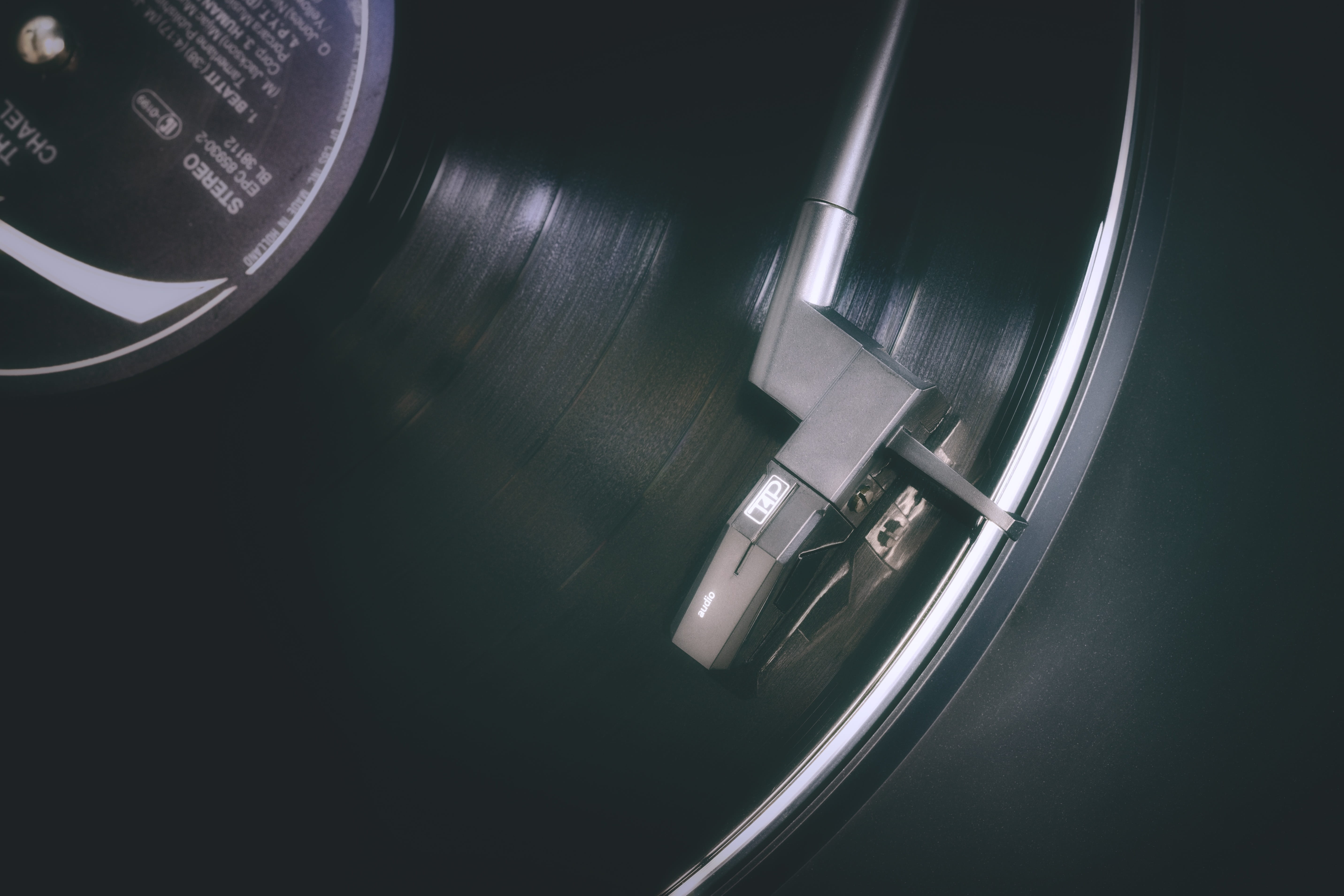 blurred motion, communication, transportation, silver colored, no people, machinery, steel, vintage, indoors, hifi, black color, plate, equipment, music, HD Wallpaper