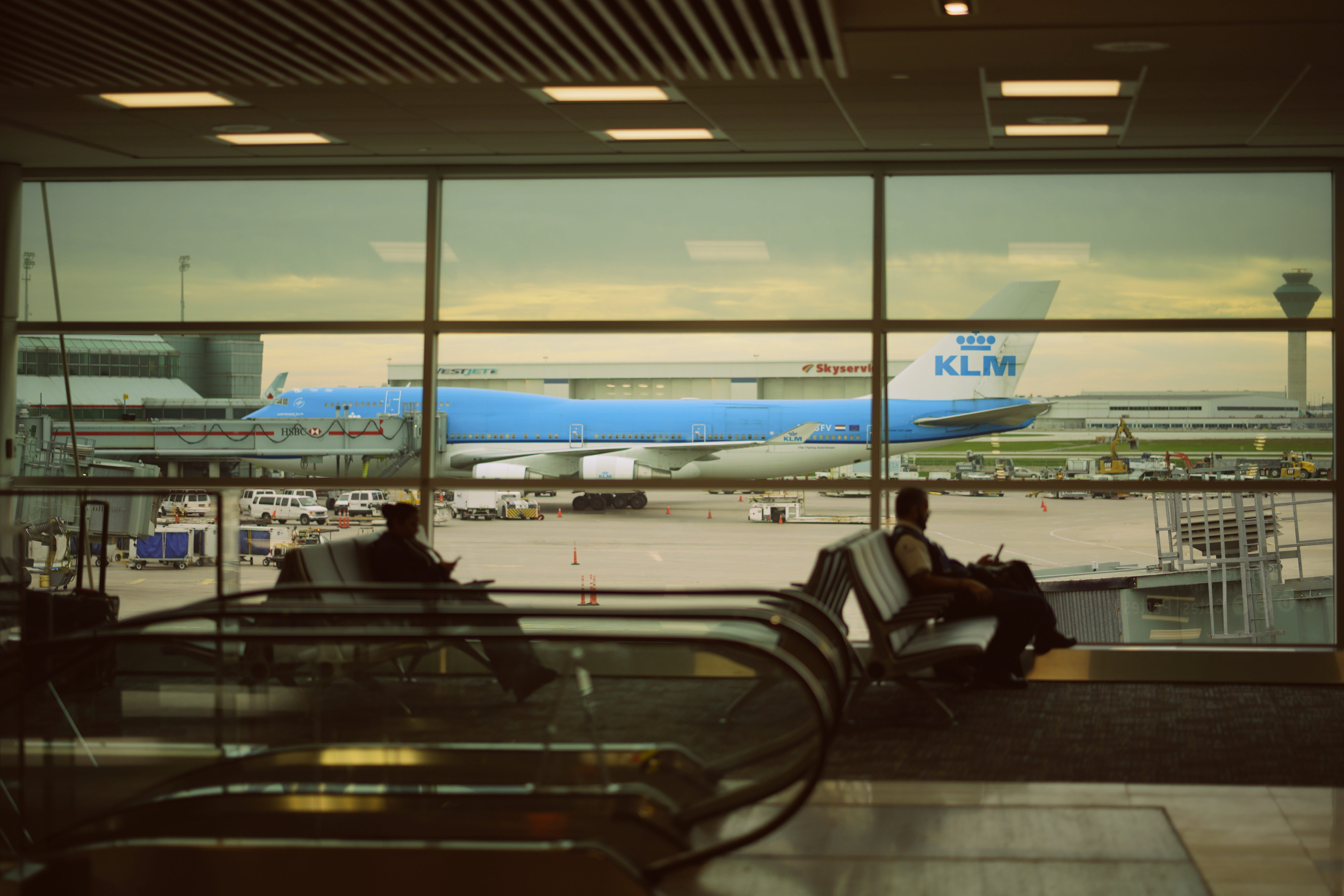 mode of transportation, transportation, sitting, journey, man, arrival departure board, travel, gang, no people, vehicle interior, communication, ceiling, HD Wallpaper