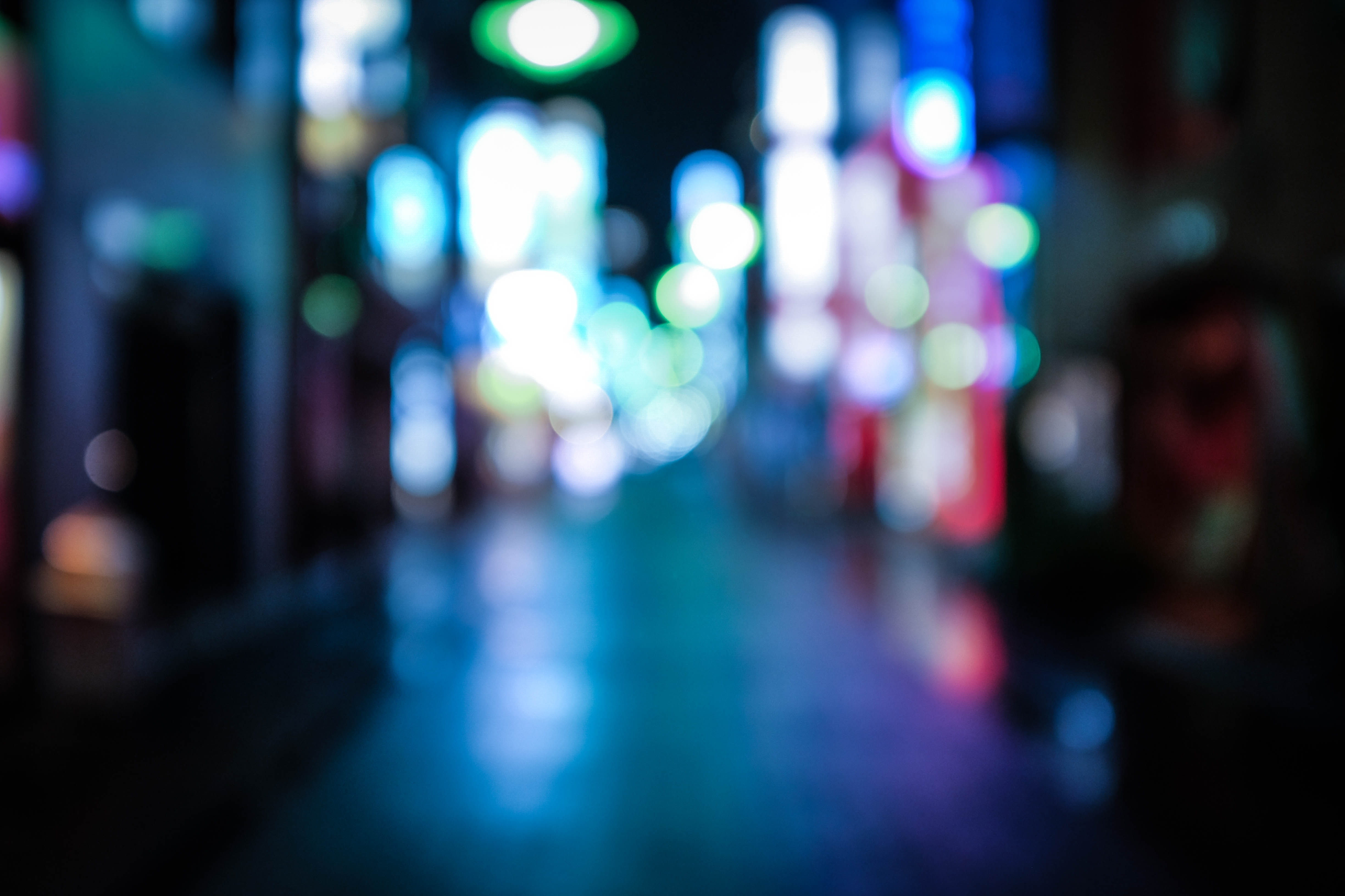 lighting Equipment, rainy, traffic, people, focus, ligh, glowing, nightlife, architecture, dark, street, abstract, transportation, street Light, focus on foreground, HD Wallpaper
