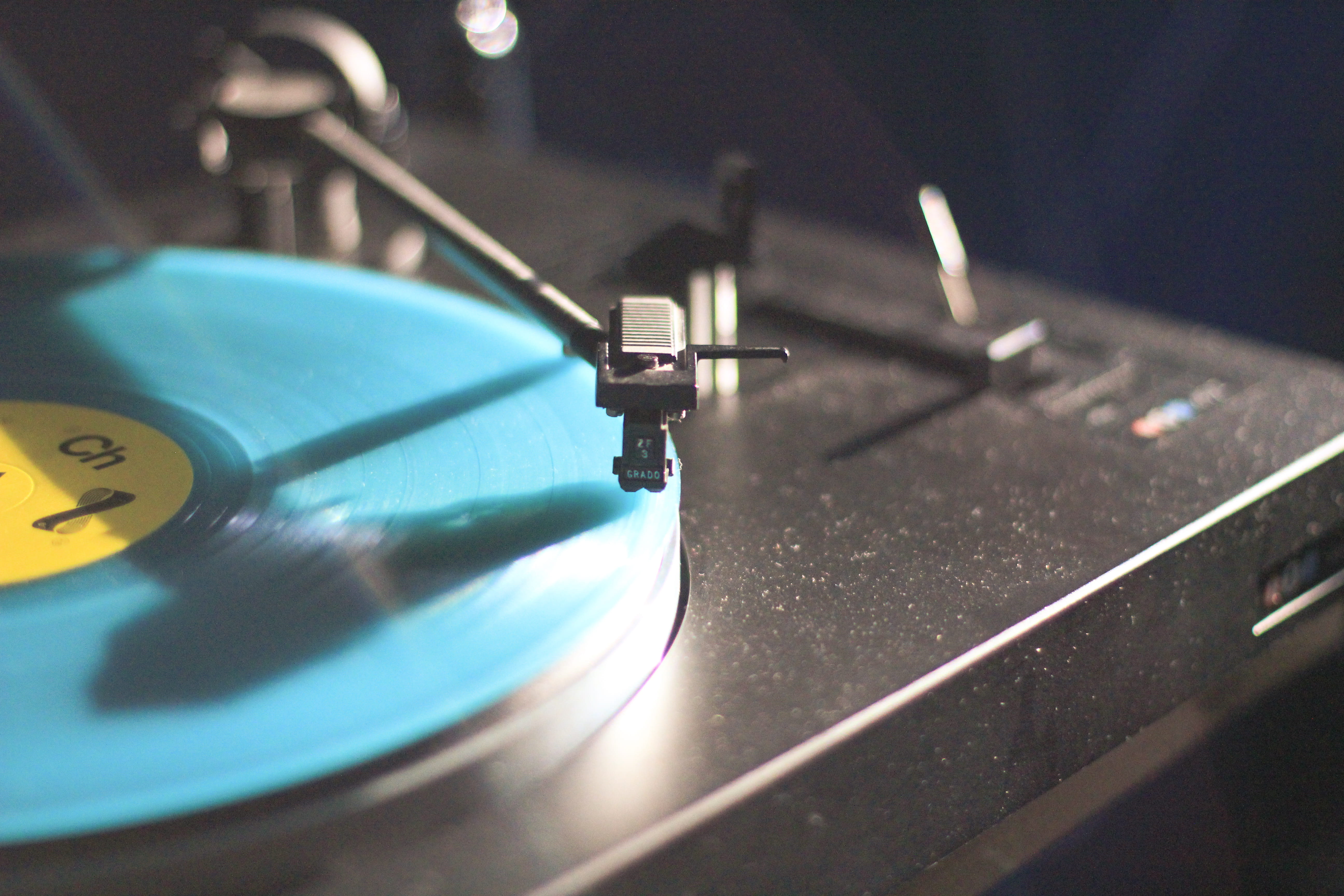 wall clock, compass, turntable, sound recording equipment, musical instrument, selective focus, gauge, vinyl, playing, ashtray, blue, clock, audio equipment, HD Wallpaper