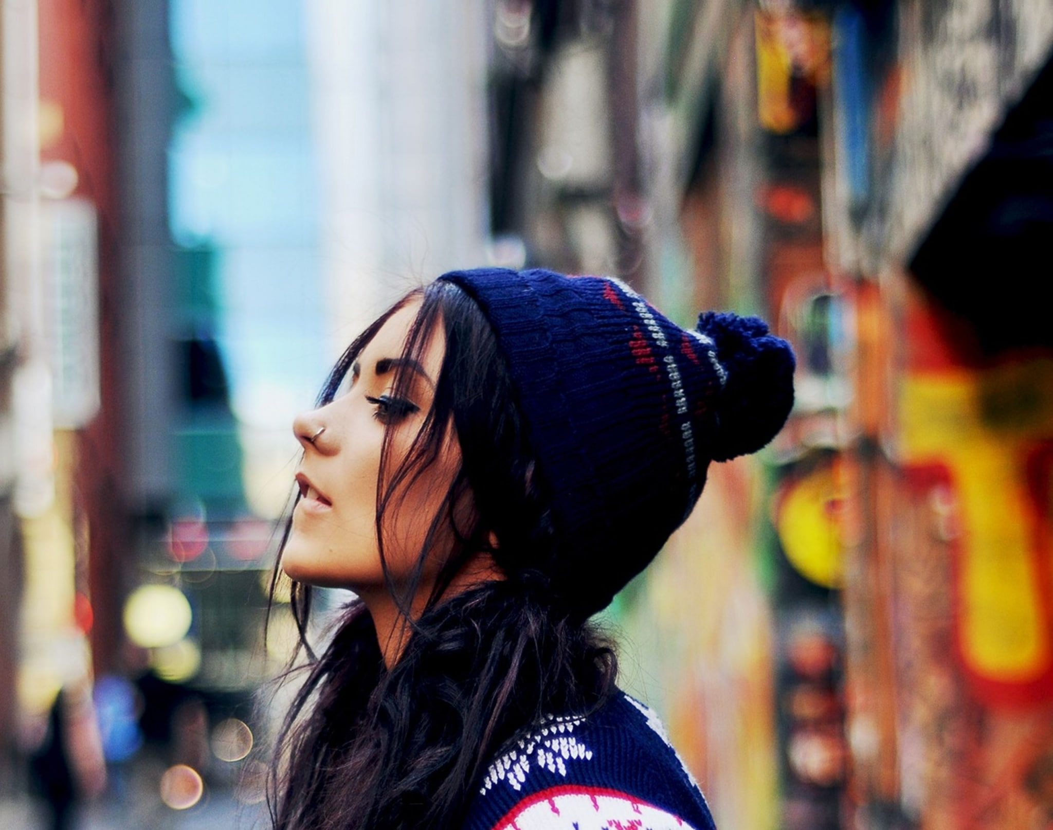 adult, headshot, long hair, real people, side view, hair, warm clothing, 1080P, one person, outdoors, clothing, focus on foreground, lifestyles, portrait, HD Wallpaper