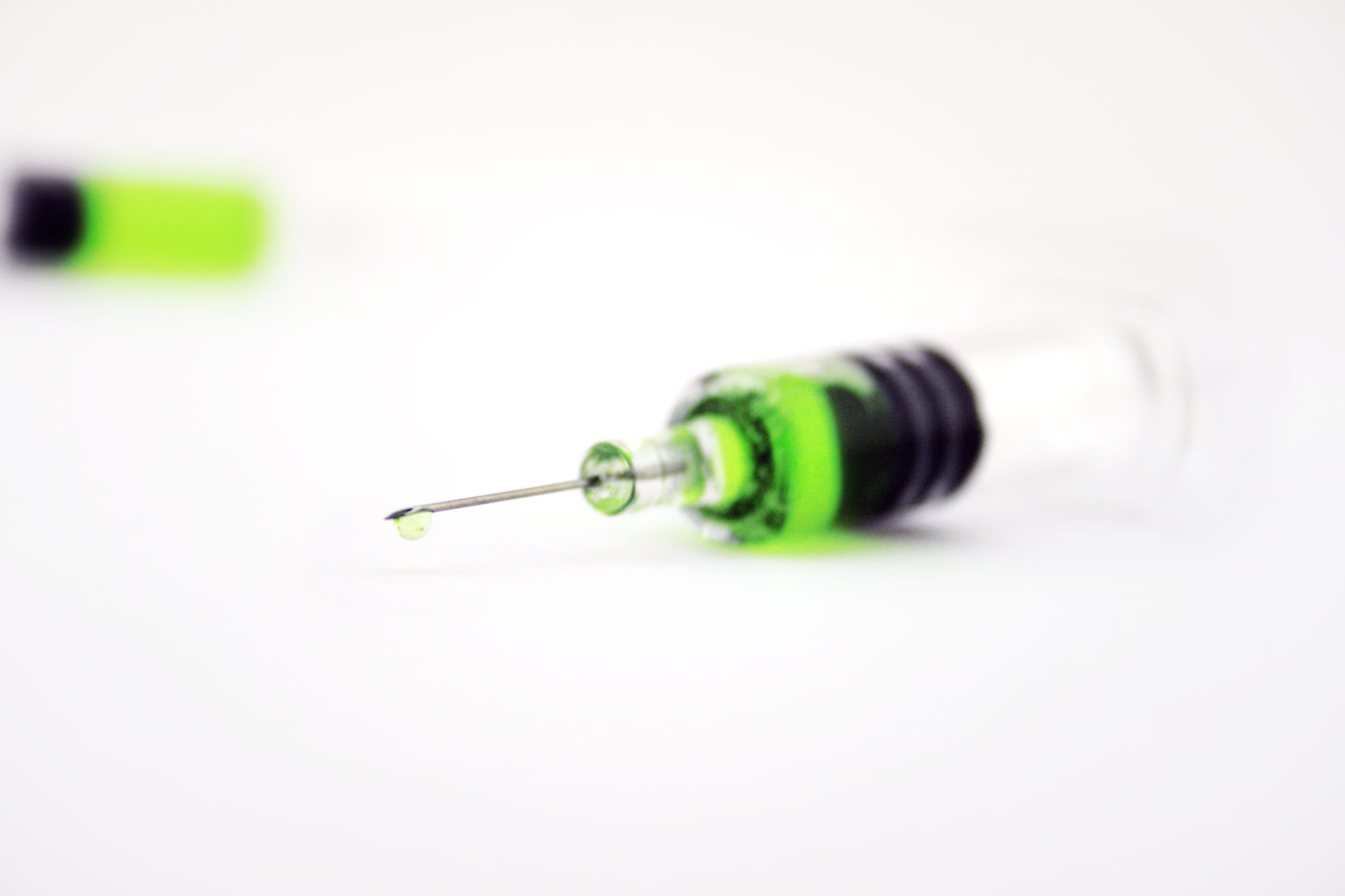 simplicity, selective focus, single object, object, medical supplies, squirt, white background, narcotic, healthcare, close-up, dope, studio shot, clinical, HD Wallpaper