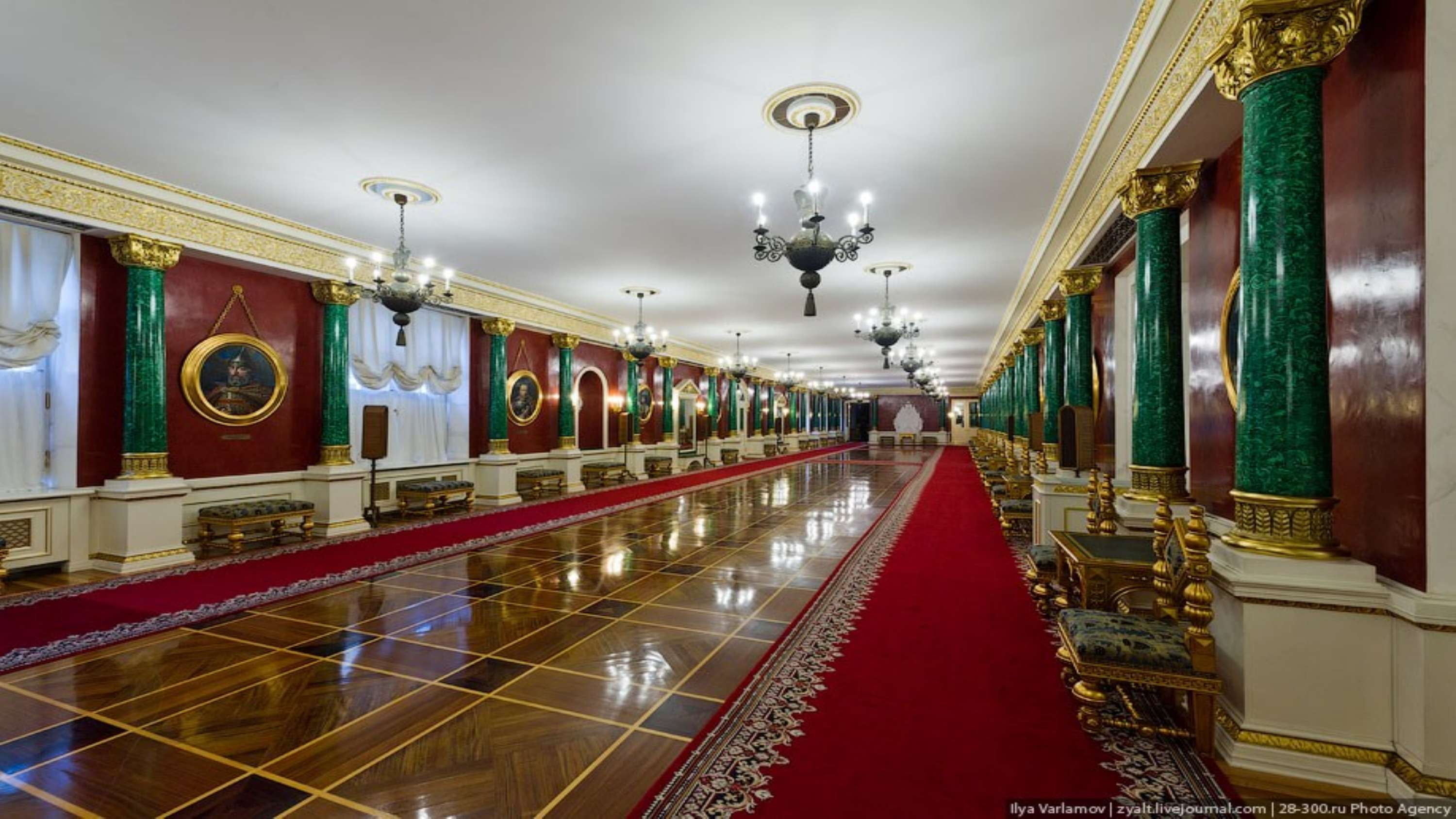 food, bar - drink establishment, kremlin, red, built structure, luxury, grand, architecture, bar counter, diminishing perspective, 2K, building, ceiling, HD Wallpaper