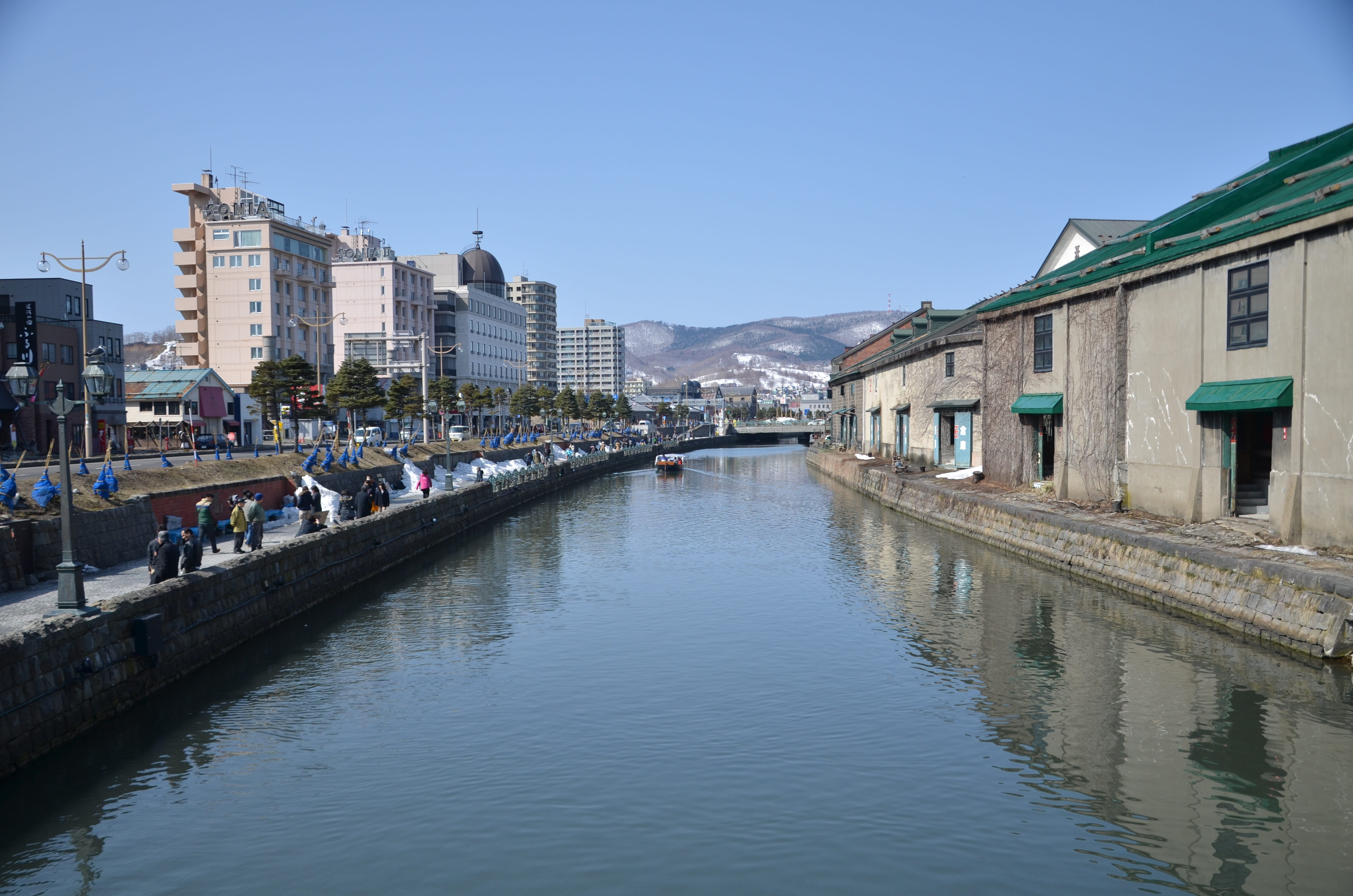 otaru, building exterior, city, sky, clear sky, architecture, travel destinations, crowd, water, residential district, river, day, built structure, reflection, HD Wallpaper