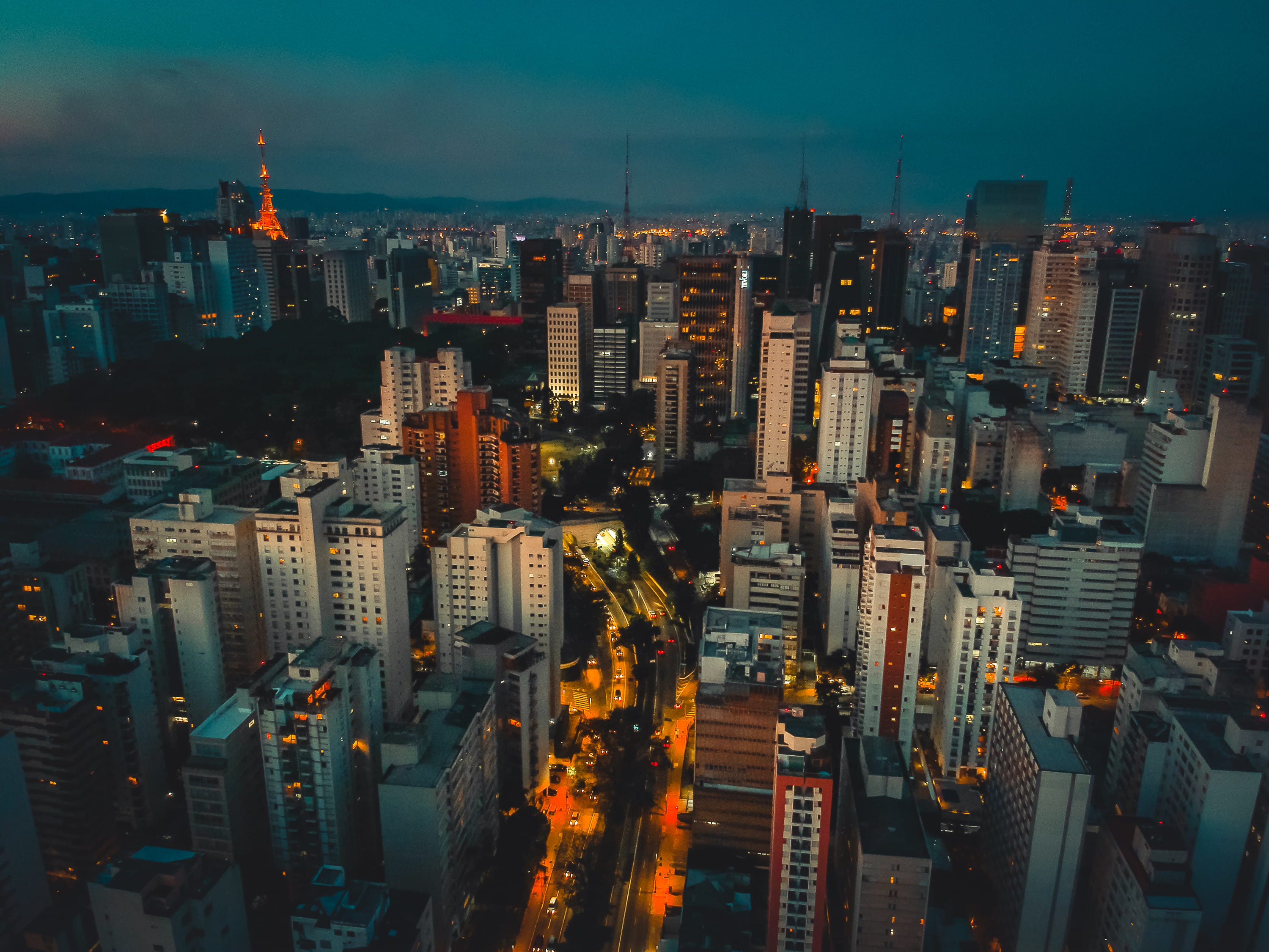 office, crowd, 2K, sky, crowded, avenida9dejulho, spark, spire, financial district, serjosoza, nature, building, urban skyline, architecture, modern, saopaulo, HD Wallpaper