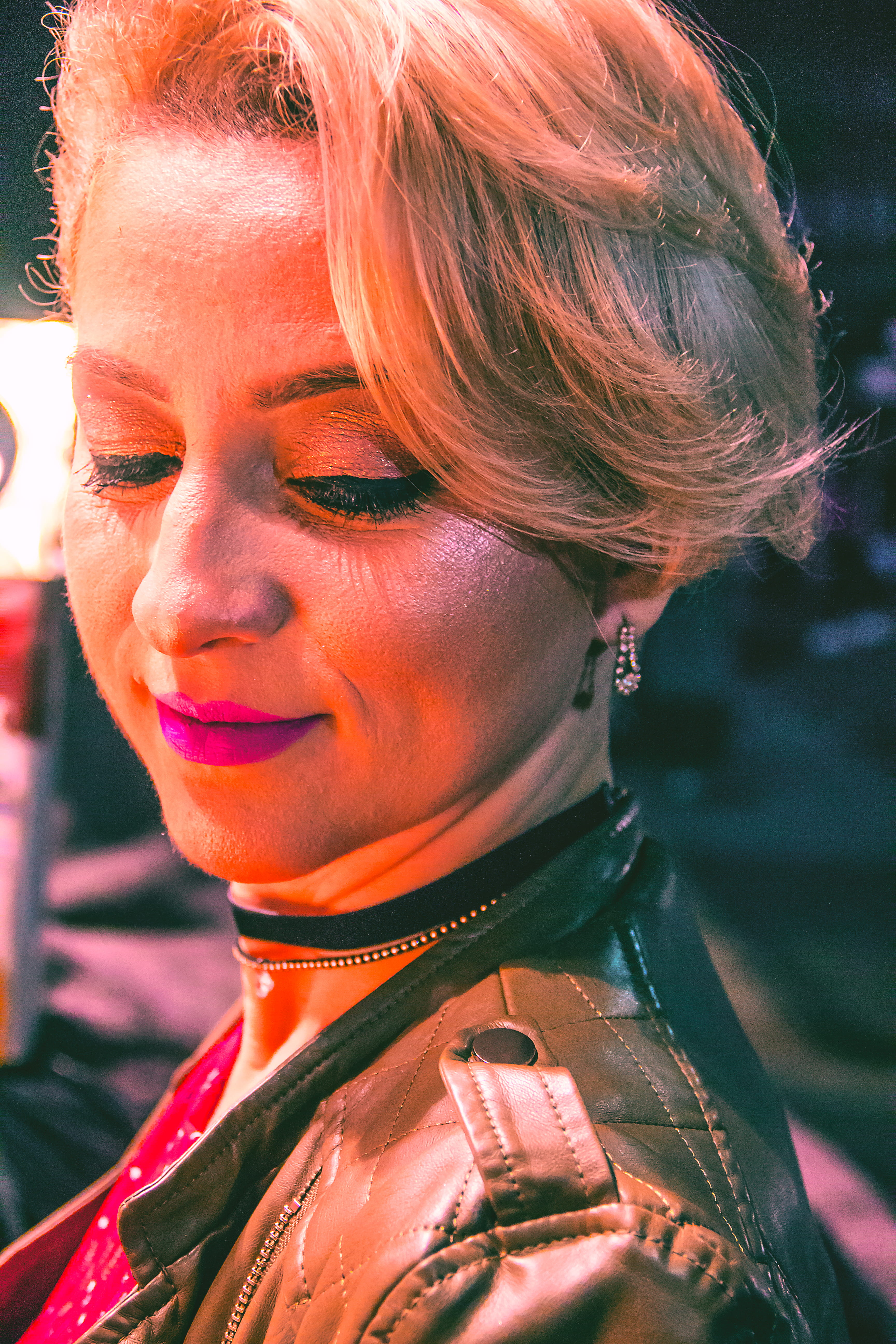 leisure activity, adult, brazil, fashion, portrait, young adult, females, one person, make-up, mid adult women, woman, night, focus on foreground, smiling, Phone HD Wallpaper