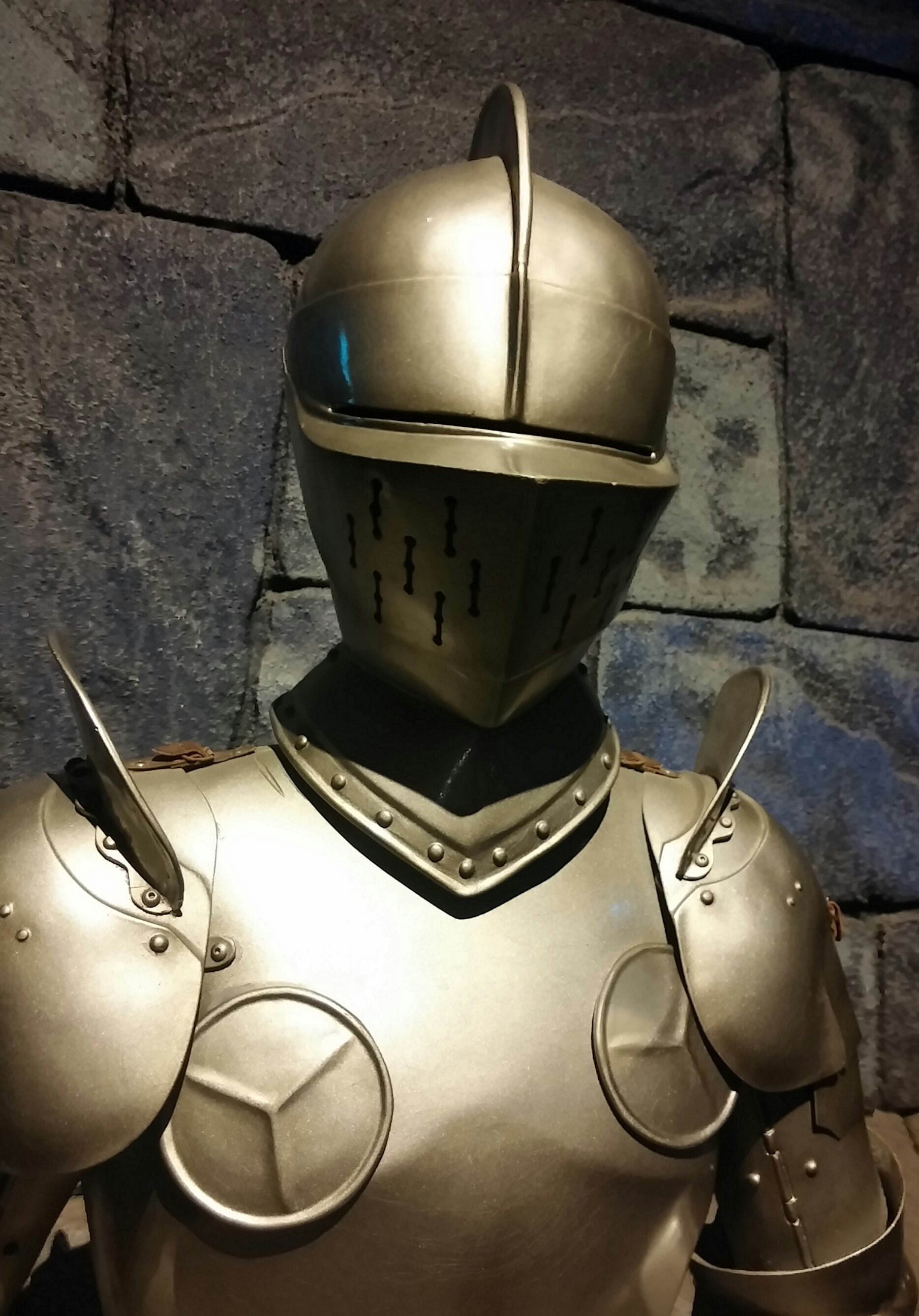 war, men, metal, no people, jousting, architecture, warrior, close-up, suit of armour, protection, knight, indoors, medieval, headwear, 2K, work Helmet, Phone HD Wallpaper