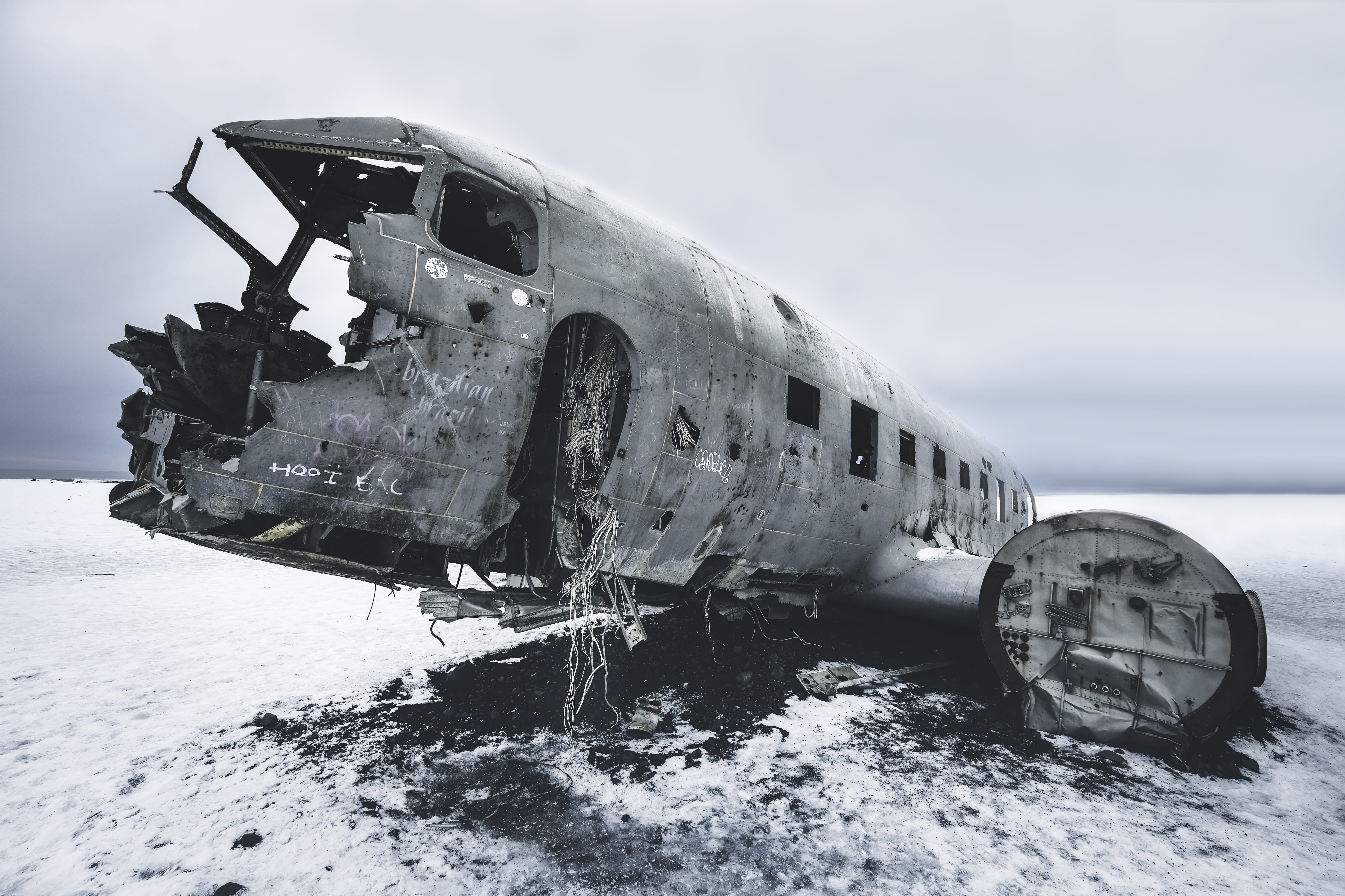 land, deterioration, abandoned, landmark, sky, demolished, broken, wild, air vehicle, stranded, aerospace industry, snow, airliner, no people, airplane, HD Wallpaper