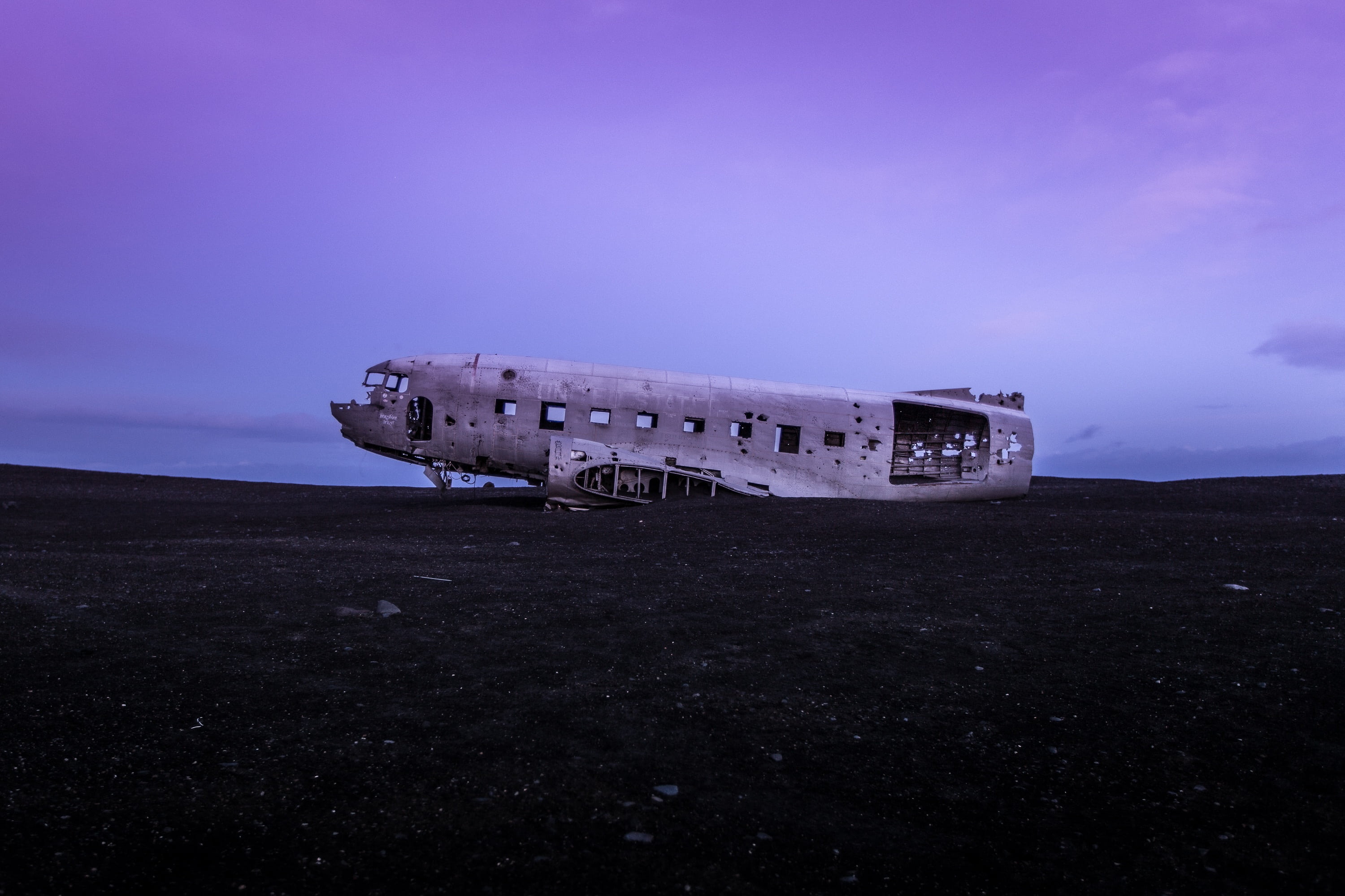 accidents and disasters, crash, dusk, transportation, airport runway, land, no people, wreck, airplane, architecture, clouds, white, air vehicle, obsolete, HD Wallpaper