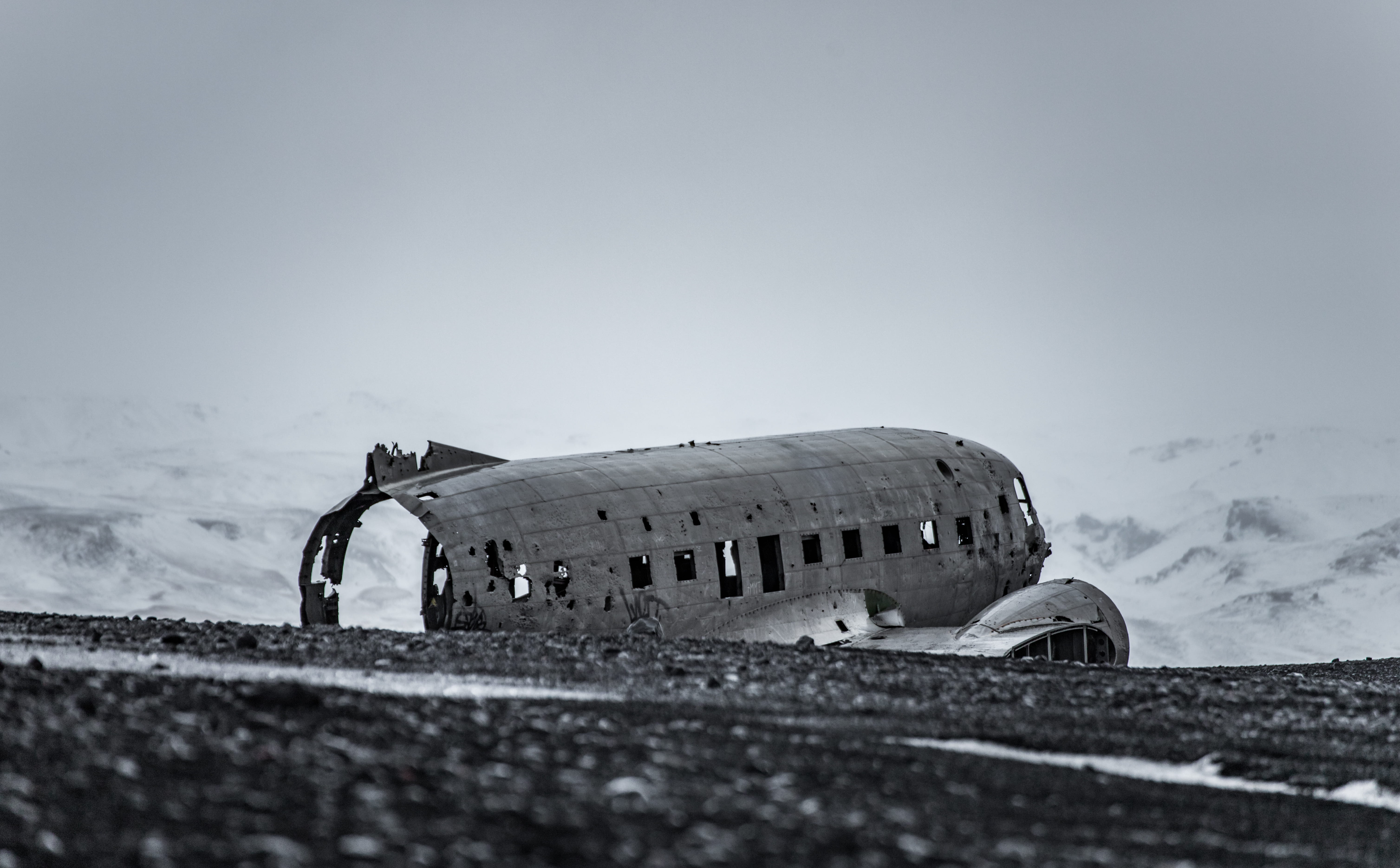 transportation, run-down, airplane, wreckage, snow, copy space, 5K, nature, bad condition, history, overlooking, photography, daytime, crash, wrecked, HD Wallpaper