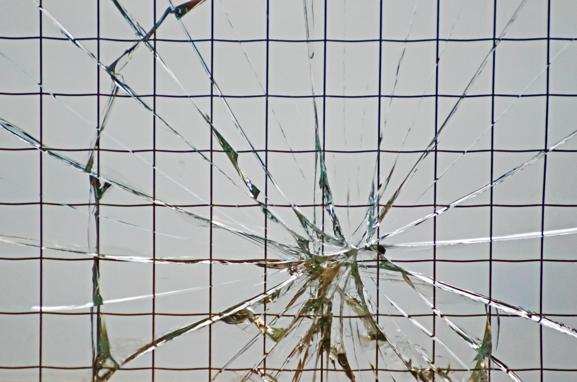 metal, cracked, emotion, damaged, broken glass, window, full frame, ruined, pattern, row, design, frame, background, quarrel, crack, misfortune, breach, HD Wallpaper