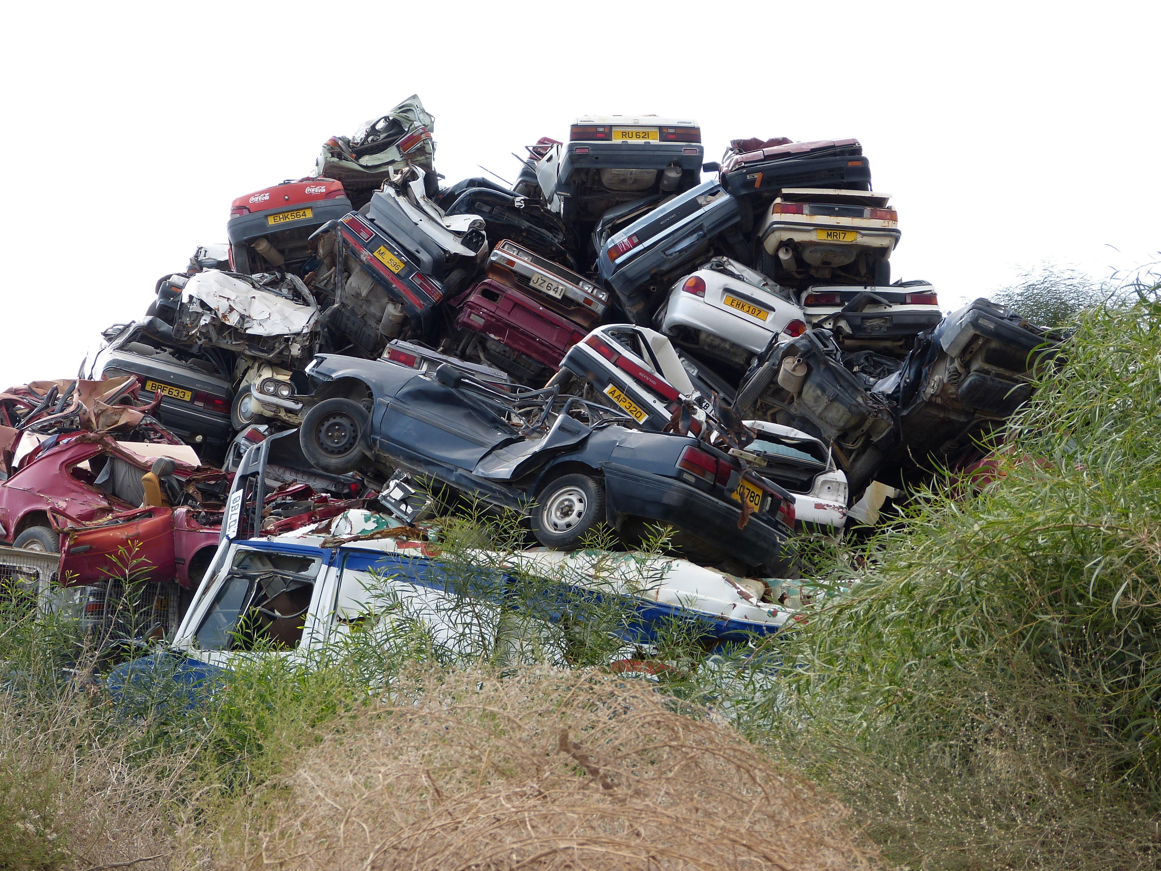 damaged, recycle, transportation, rust, pile, broken, crash, clear sky, 4K, no people, garbage, scrap Metal, obsolete, field, car, land, iron, stack, day, HD Wallpaper