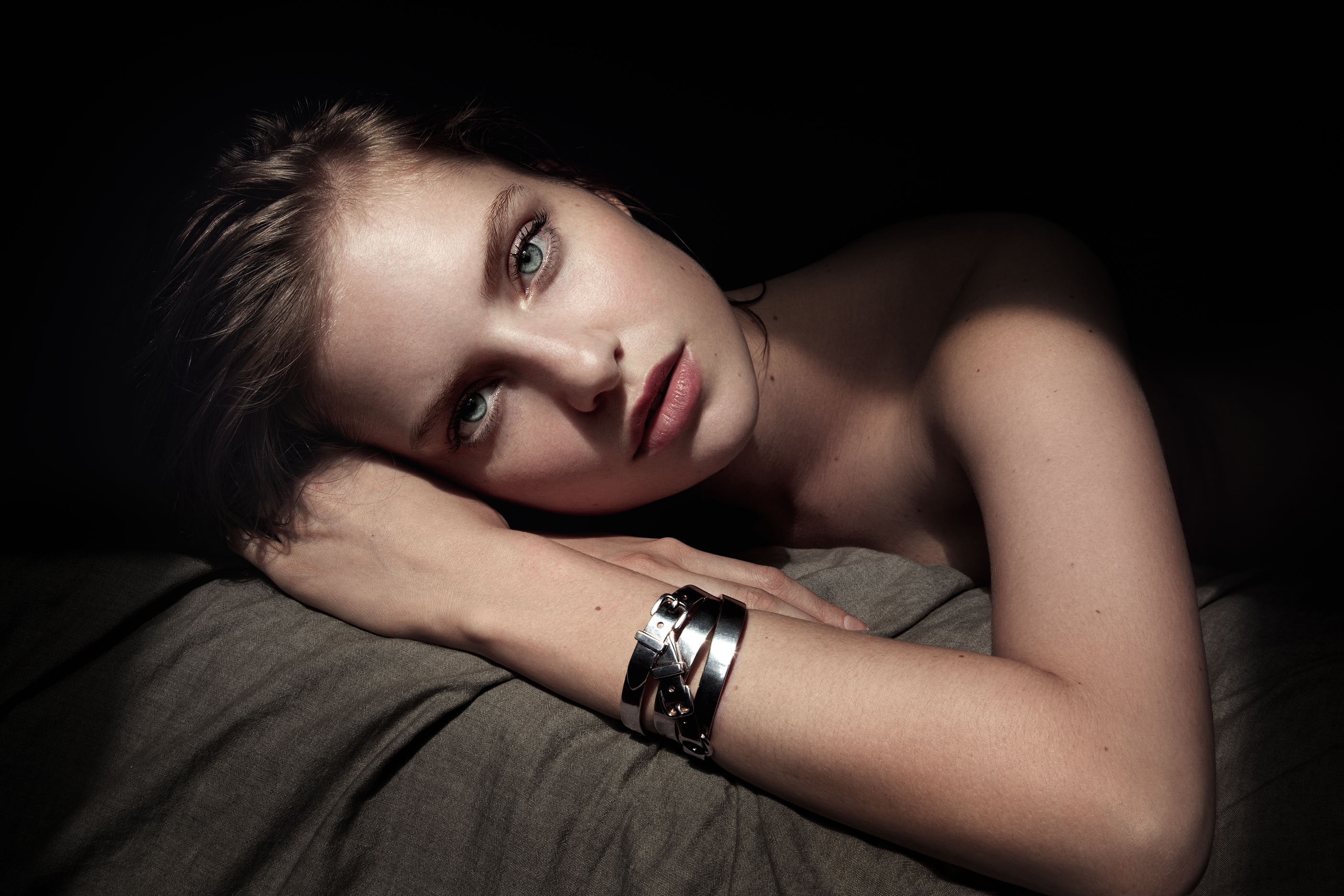 2K, Stéphane Coutelle, face, blue eyes, women, Noah Steenbruggen, looking at viewer, brunette, HD Wallpaper