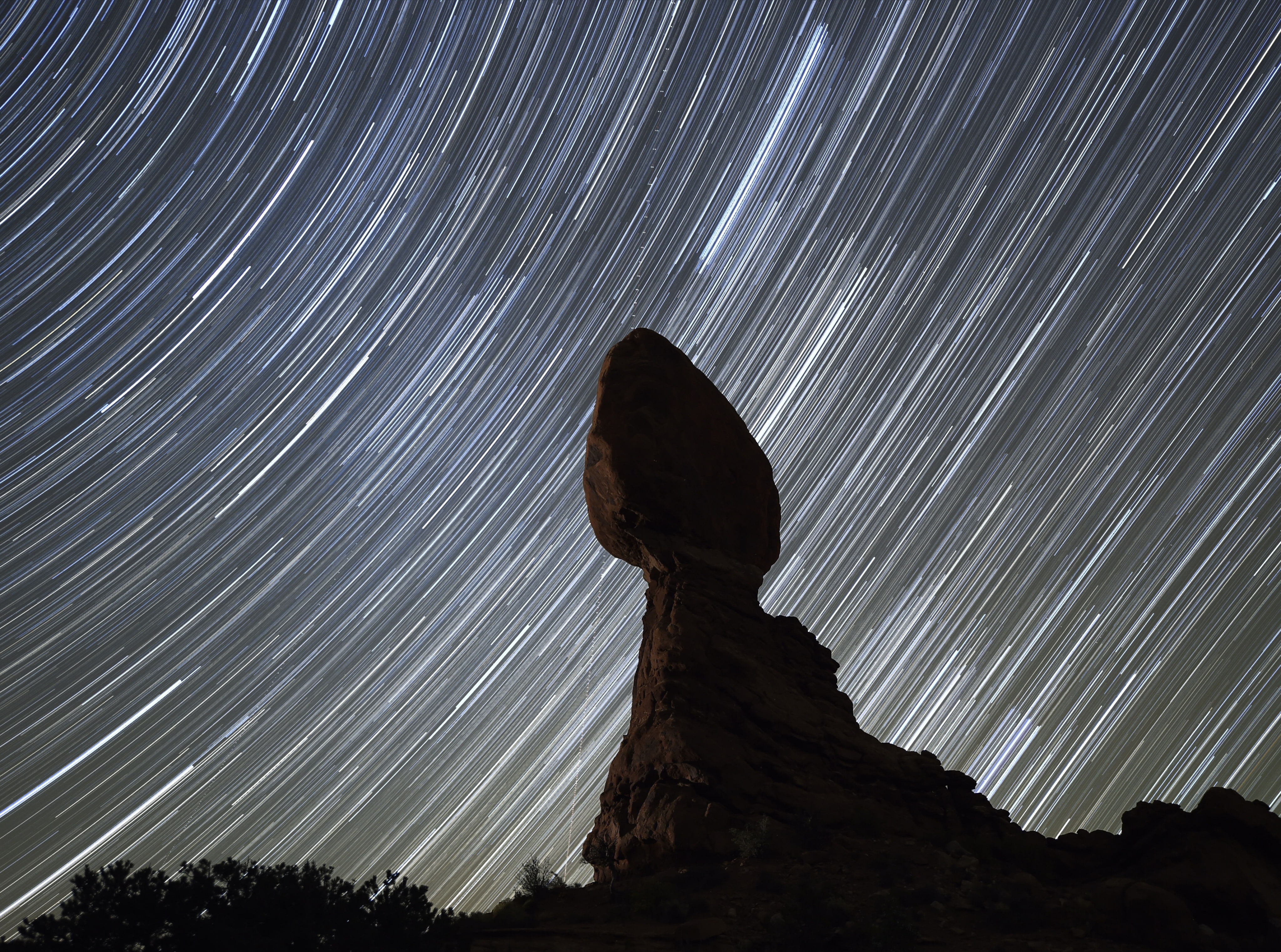 trail, motion, star - space, Nature, low angle view, Park, Night, balancedrock, nightsky, 4K, Sun and Sky, dramaticnightsky, rock formation, Utah, rock - object, HD Wallpaper