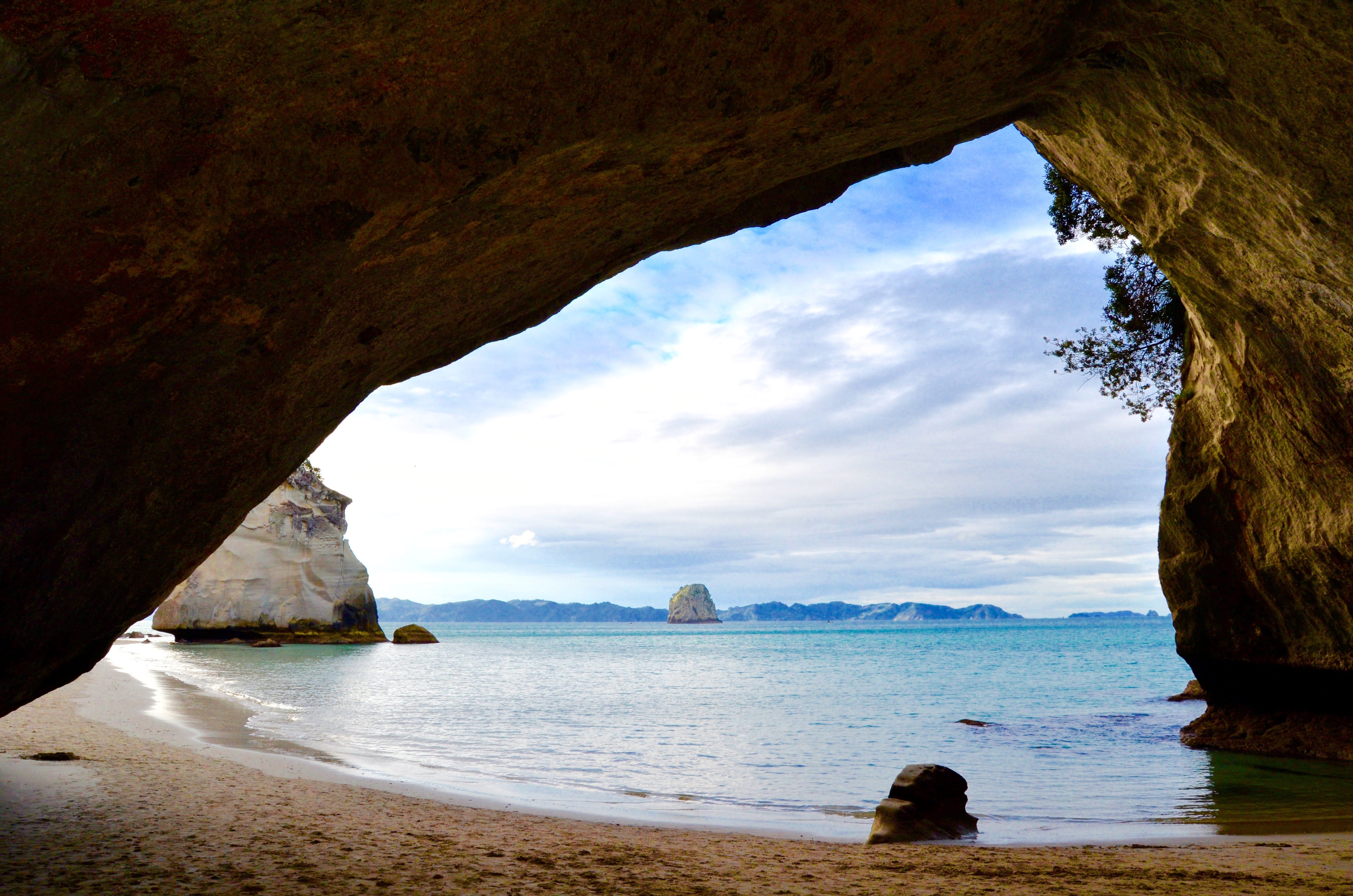 cloud - sky, rockformations, 4K, sea, nature, horizon over water, tranquility, tranquil scene, te whanganui-a-hei marine reserve, rock, no people, beach, HD Wallpaper