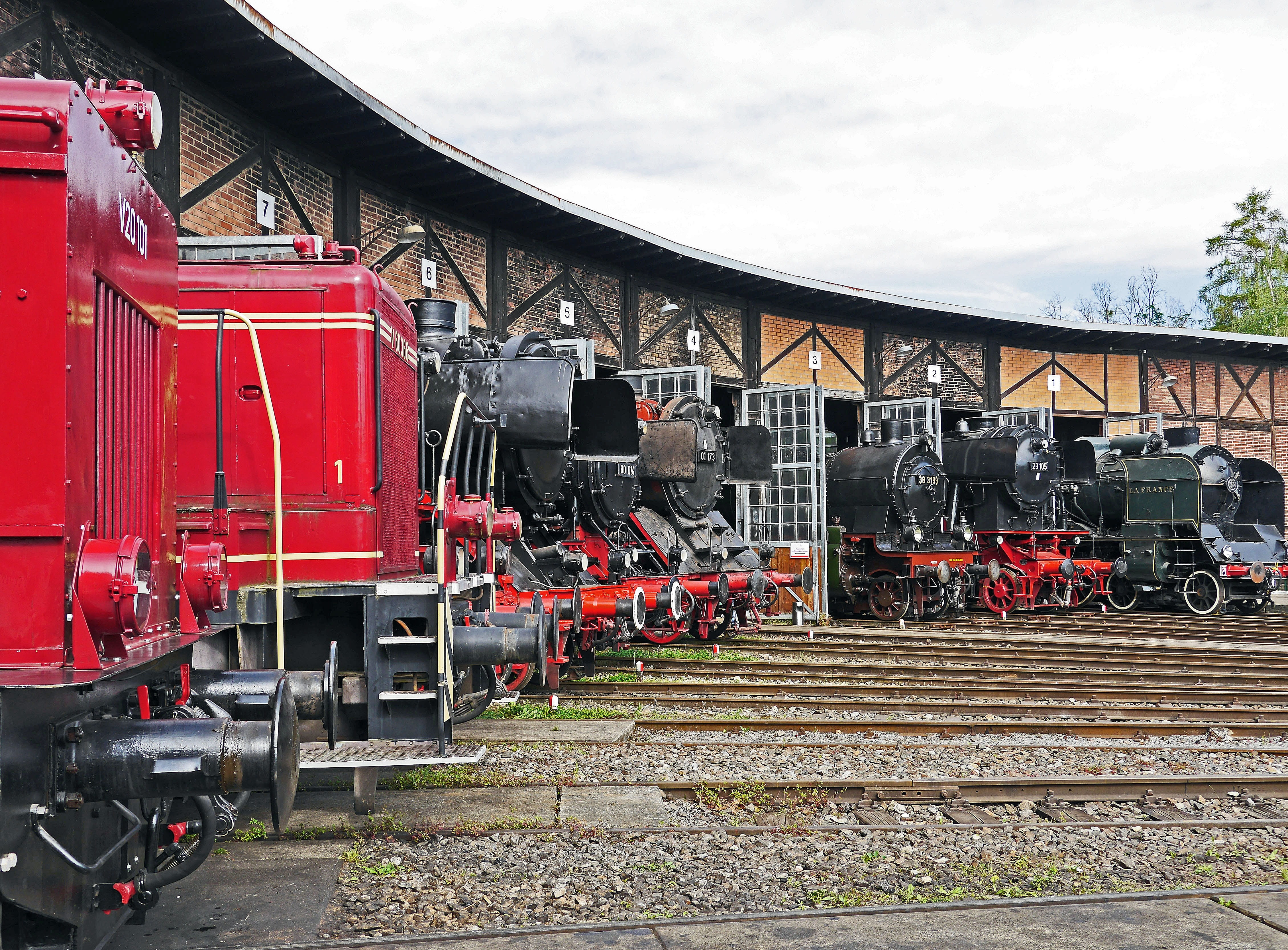 exhibition, track, railroad car, museum day, ring lokschuppen, locomotive shed, event, architecture, connection, railway museum heilbronn, rail transportation, HD Wallpaper