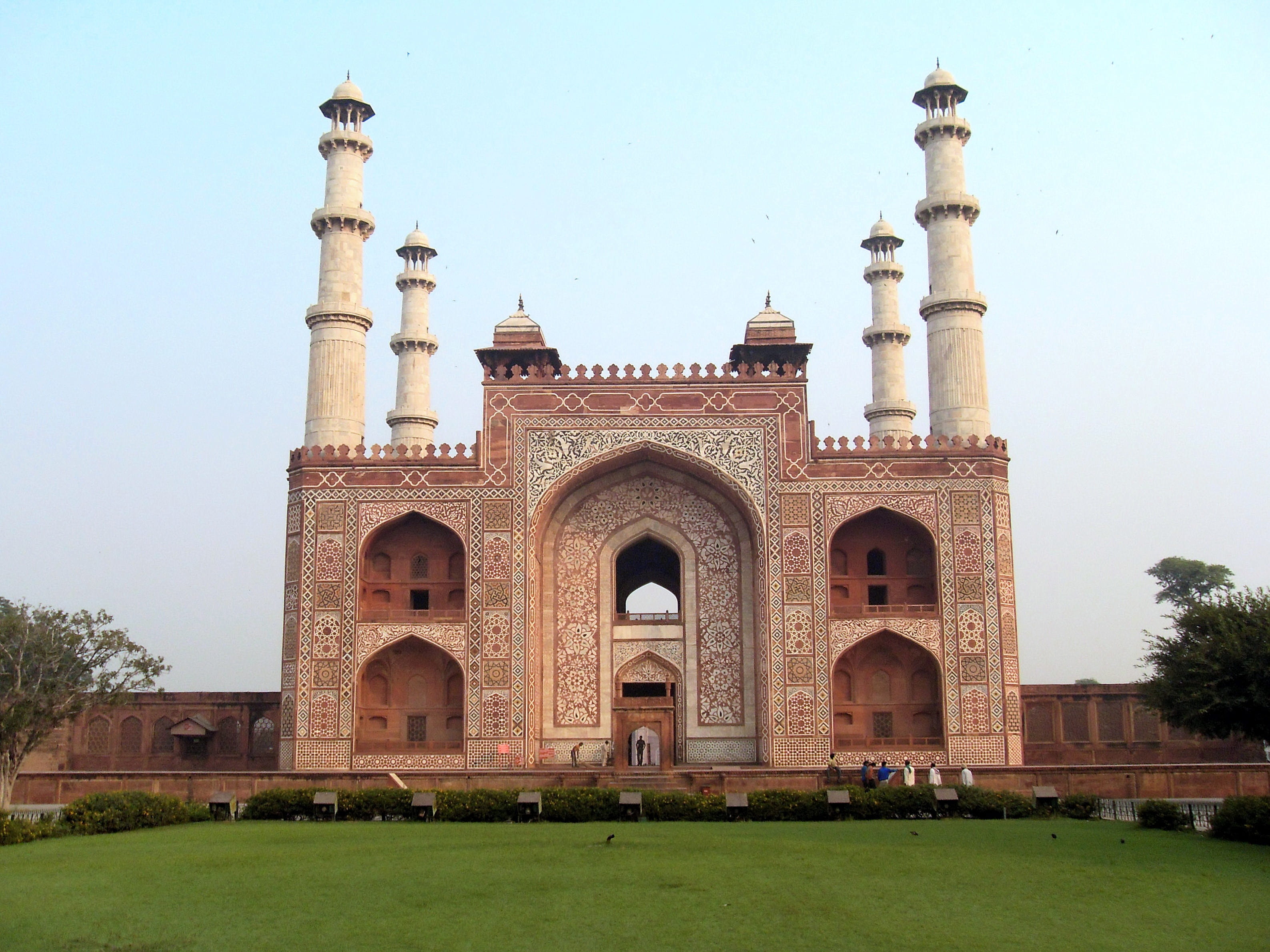 famous Place, minaret, monument, architectural column, funerary, Tomb, tourism, indian Culture, incidental people, history, nature, architecture, travel, HD Wallpaper