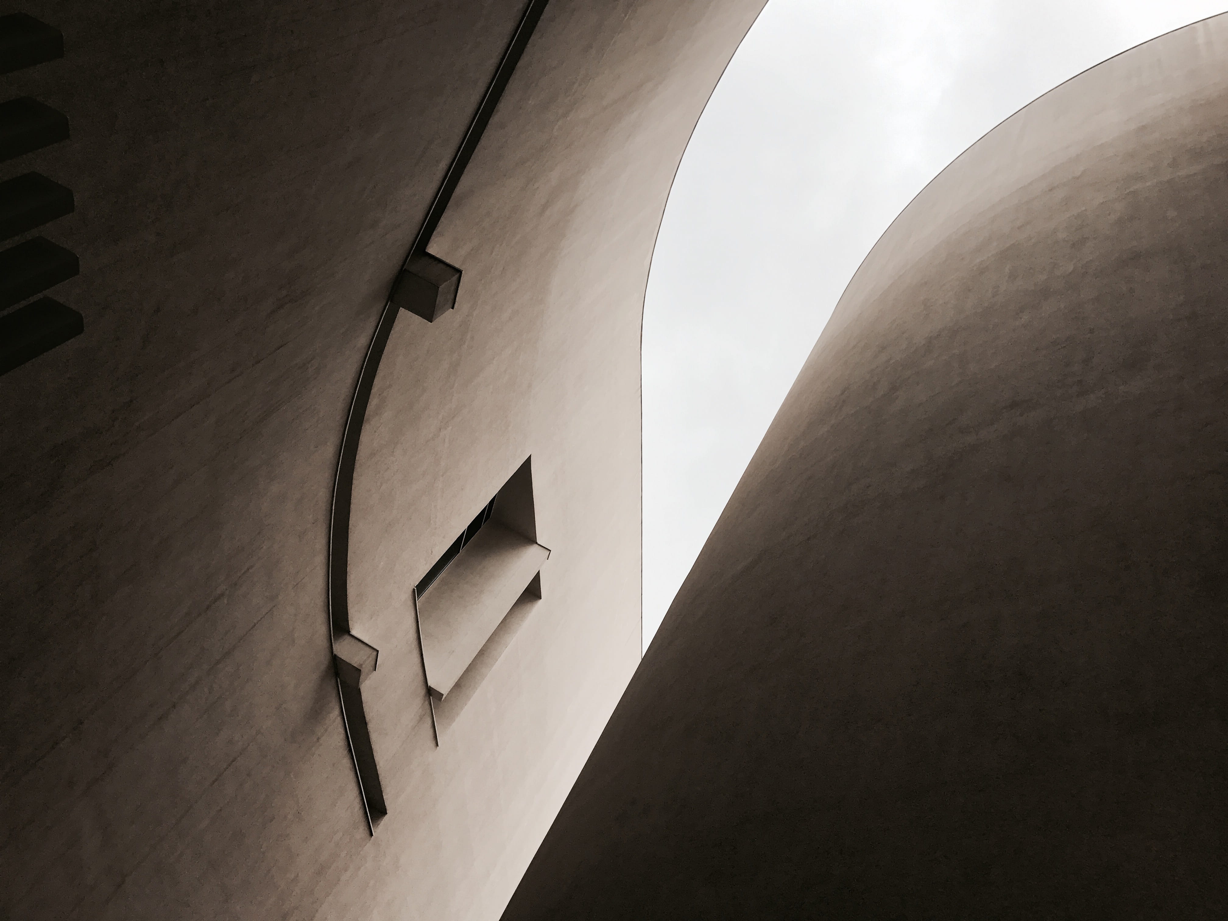 lookup, 4K, испания, close-up, wall - building feature, place of worship, low angle view, simple, city, nature, travel destinations, history, building exterior, HD Wallpaper