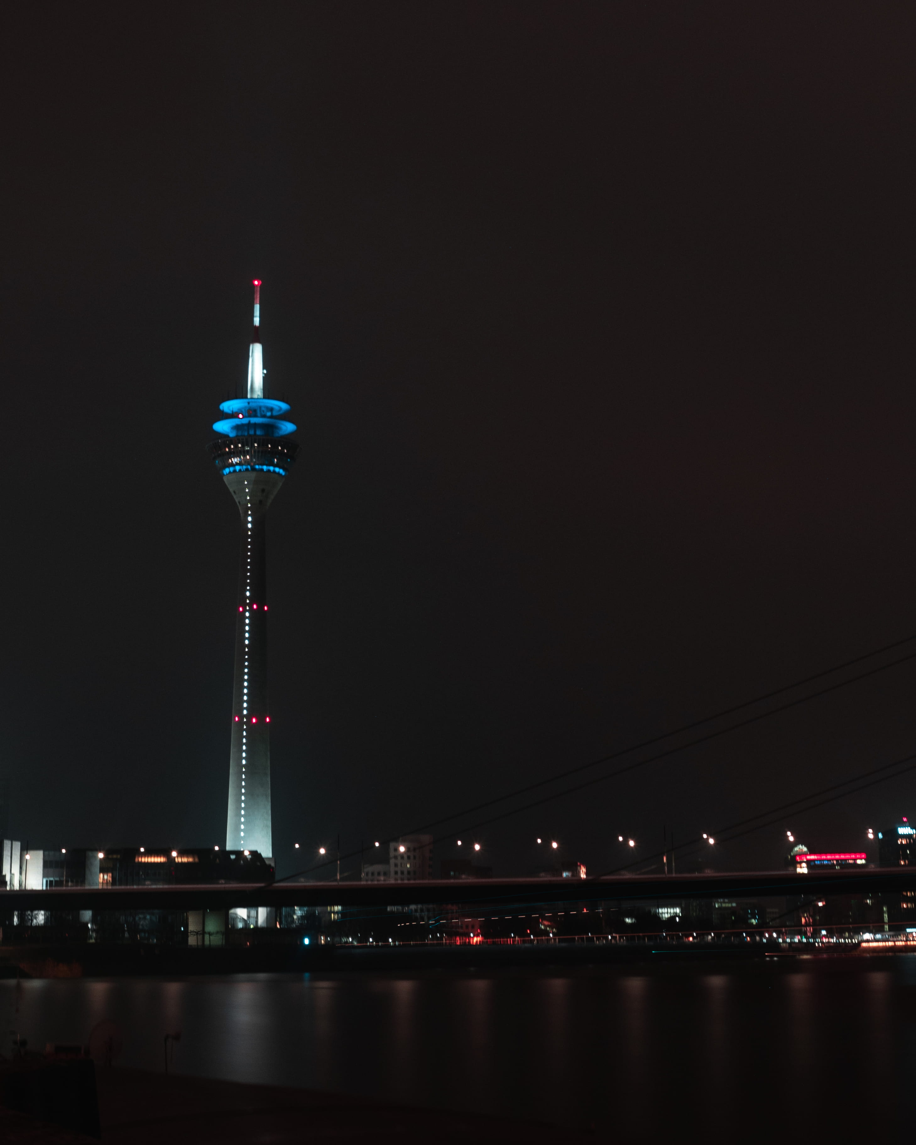 skyscraper, outdoors, reflection, view, sky, cityscape, 2K, rhine, built structure, city, travel, river, office building exterior, night, dusseldorf, spire, Phone HD Wallpaper