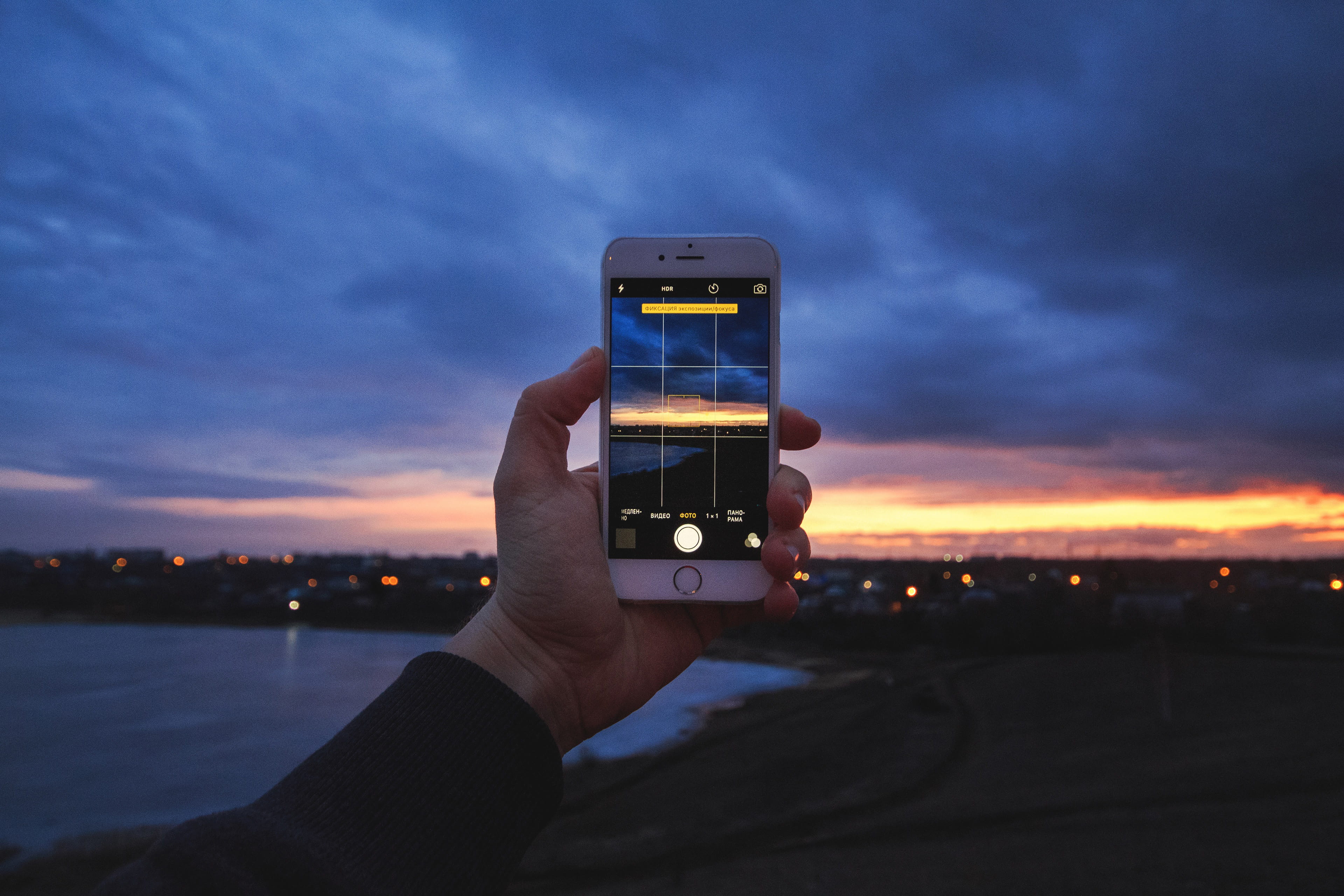 nature, mobile, photo messaging, Man, technology, men, human Hand, smartphone, wireless technology, photography themes, outdoors, 4K, sunset, photographer, HD Wallpaper