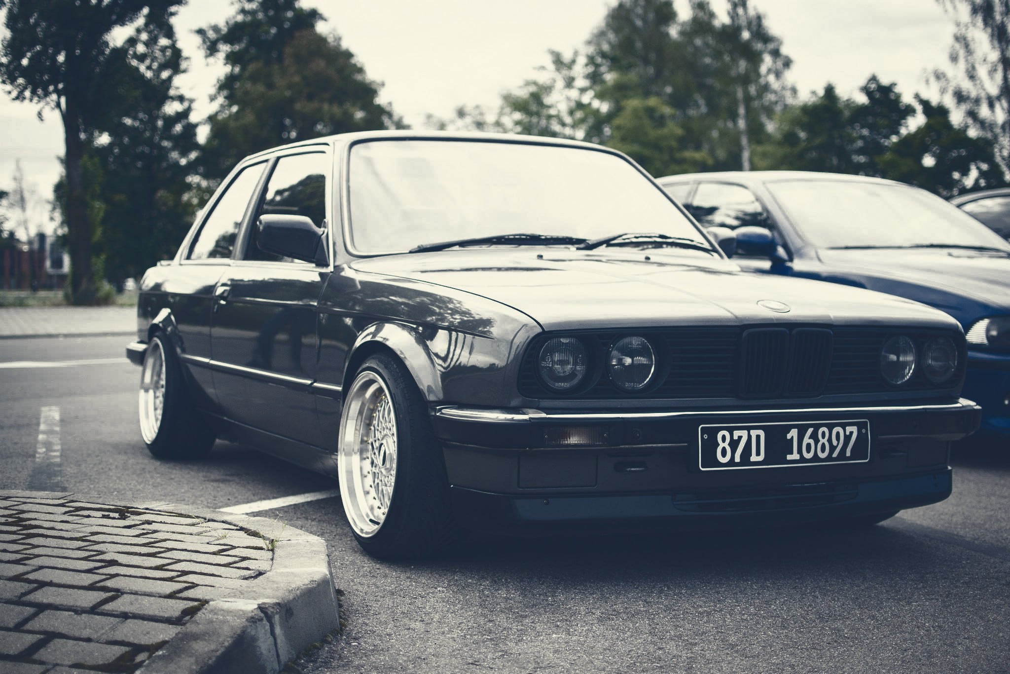 outdoors, retro styled, mode of transportation, tree, city, BMW E30, old car, land vehicle, stationary, vintage, car, street, Hot Wheels, motor vehicle, HD Wallpaper