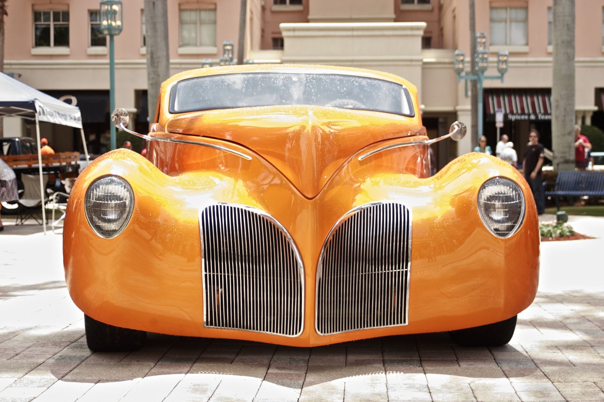 vintage car, elegance, focus on foreground, shiny, vehicle, speed, mode of transportation, old, yellow, retro Styled, outdoors, orange, architecture, automobile, HD Wallpaper