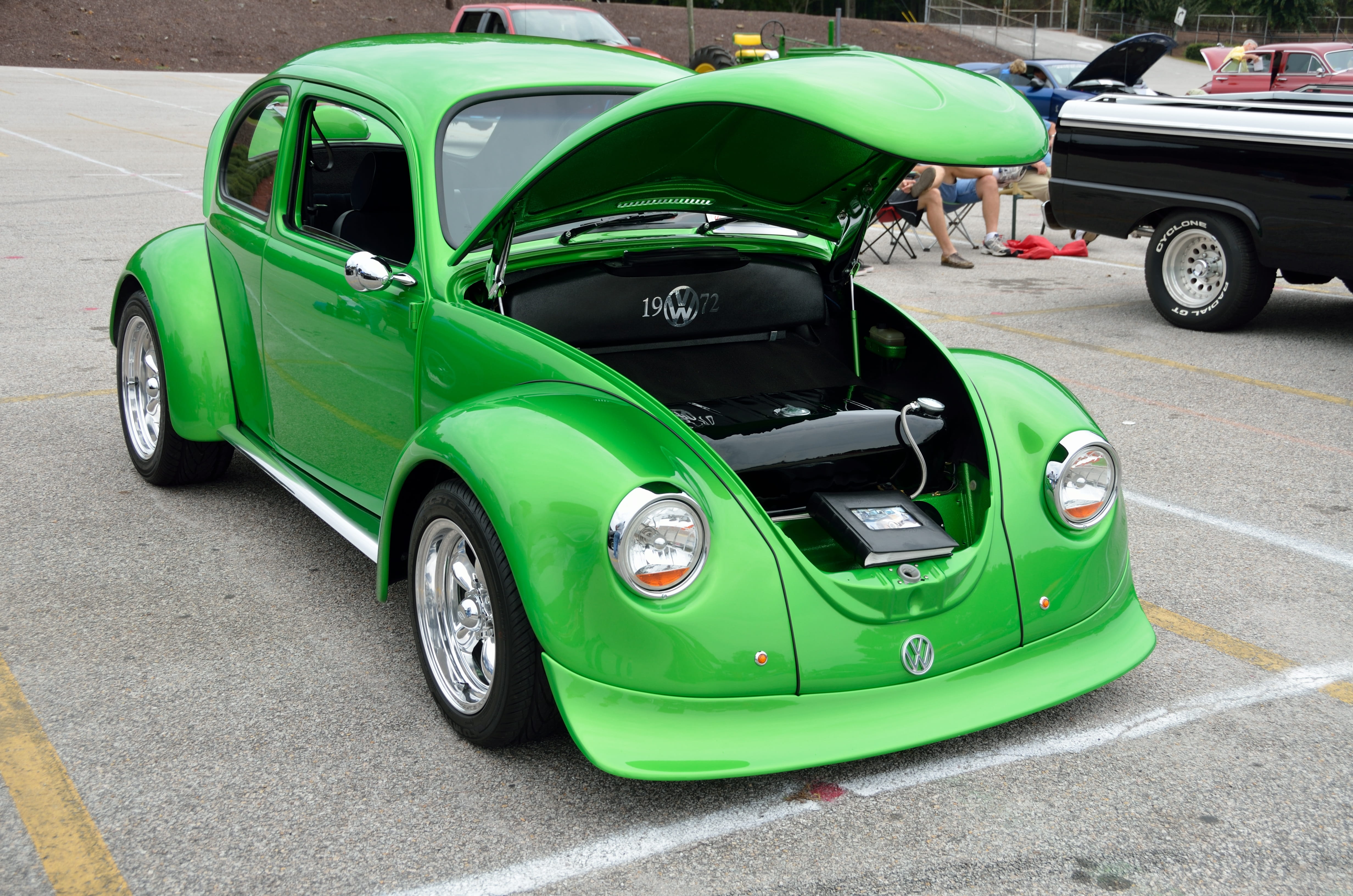 parking, old-fashioned, bug, motor vehicle, restored, green color, driving, Car, 4K, revival, drive, shiny, hood, street, transportation, city, auto, vintage car, HD Wallpaper