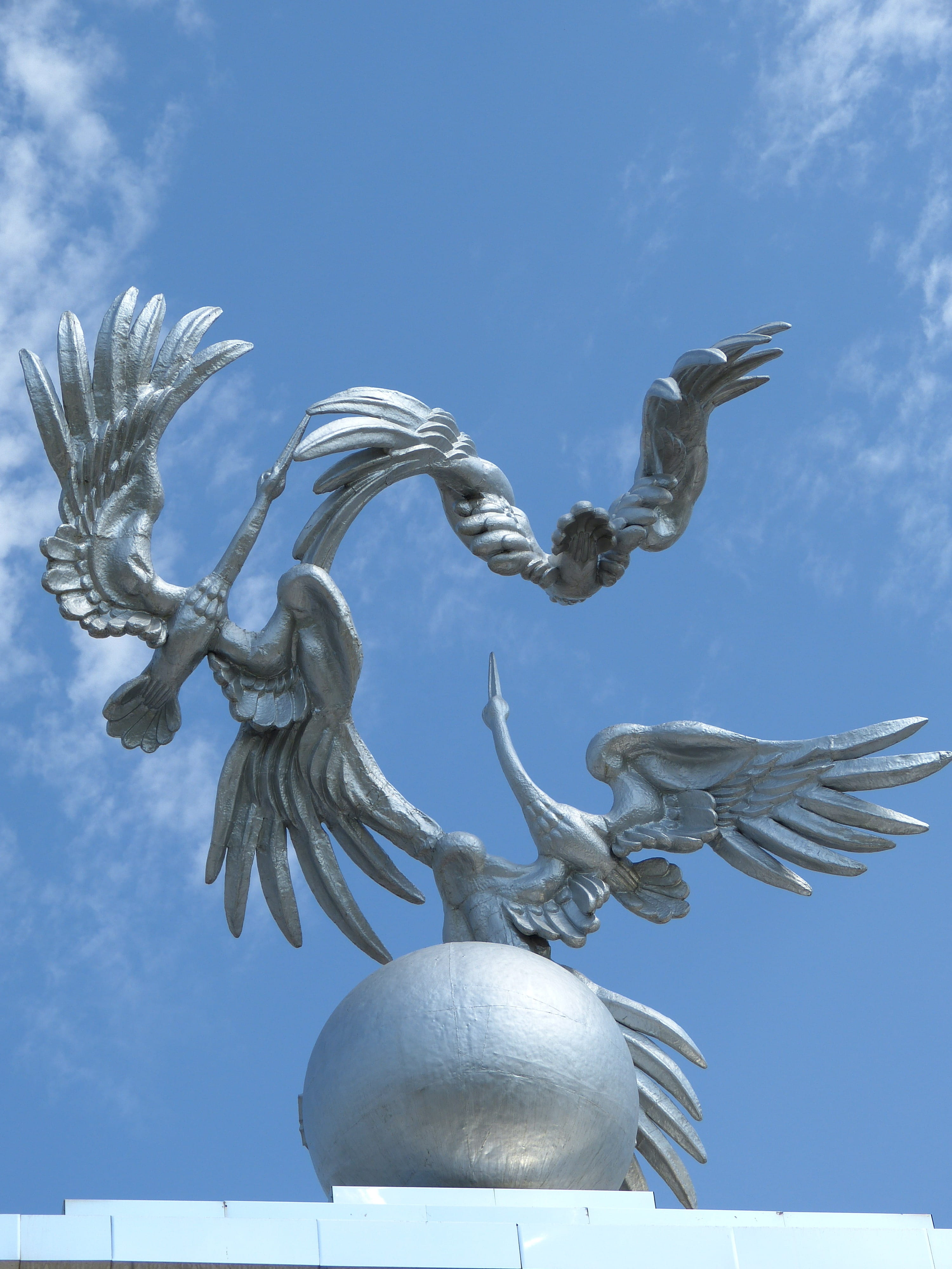 Tashkent, art and craft, representation, sky, outdoors, Monument, creativity, sculpture, 4K, architecture, human representation, cloud - sky, low angle view, Phone HD Wallpaper