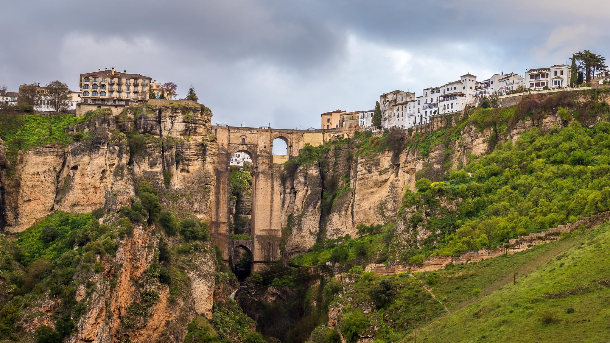 the past, white, village, mountain, no people, building, sky, 1080P, built Structure, rocks, ronda, scenics, spain, ancient civilization, tourism, ancient, HD Wallpaper