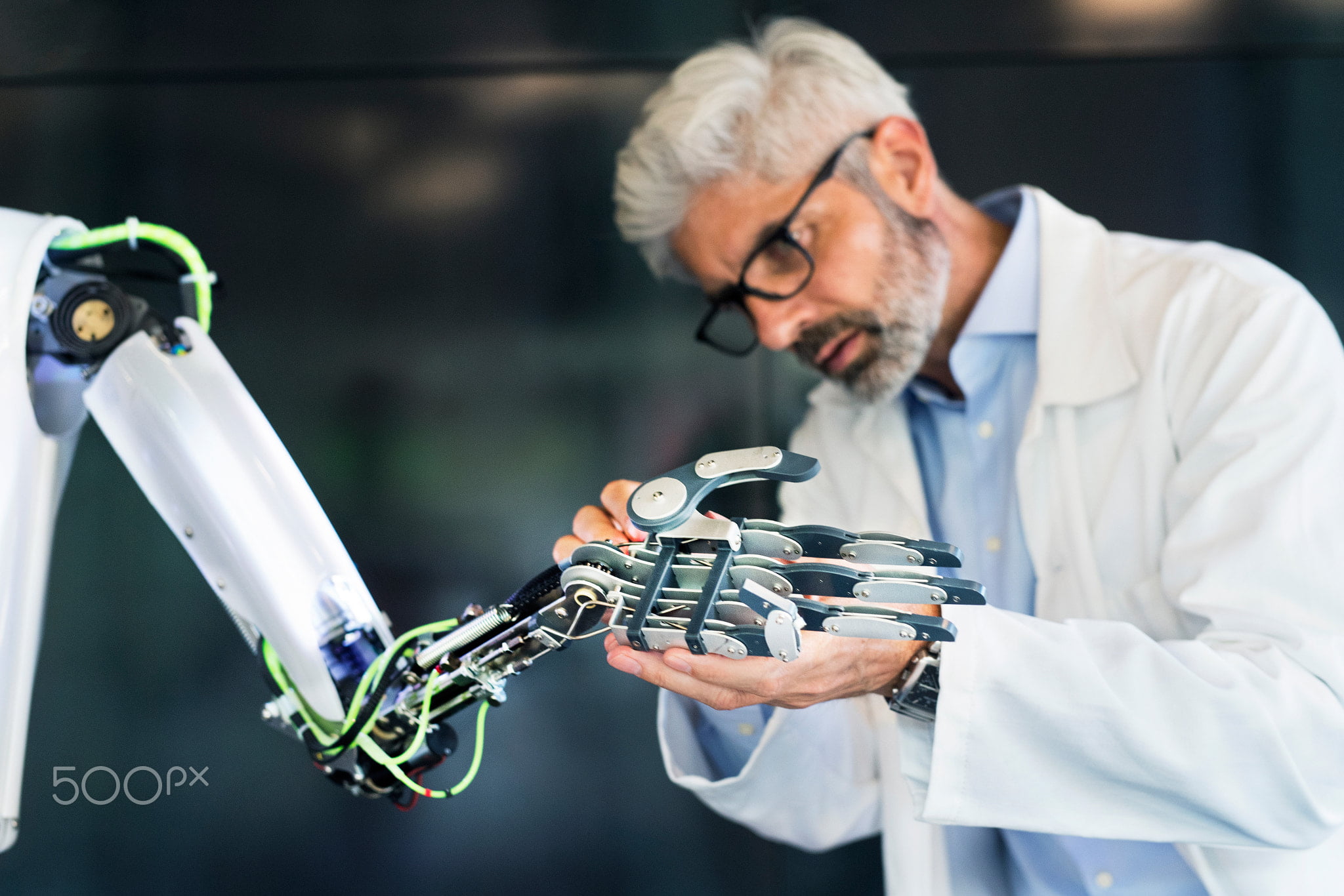 robot, males, working, healthcare and medicine, one person, facial hair, 1080P, science, clothing, focus on foreground, 500px, real people, beard, concentration, HD Wallpaper
