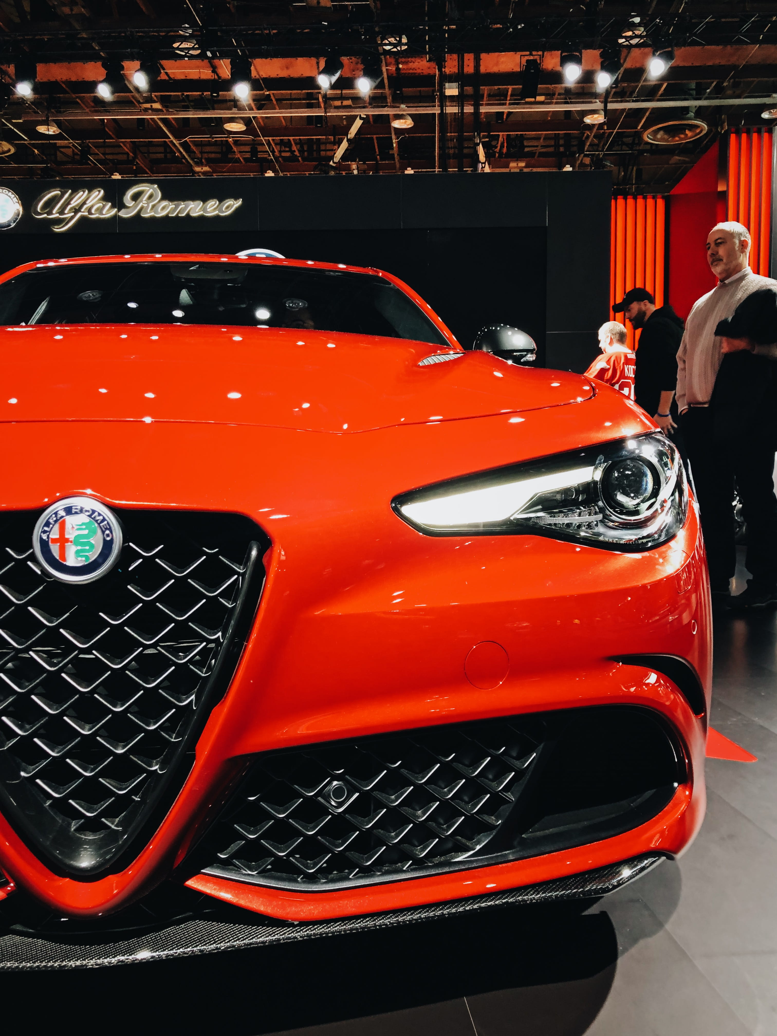 luxury, spoke, people, united states, sports car, 1 washington blvd, red, car, symbol, motor vehicle, arts culture and entertainment, tire, automobile, Phone HD Wallpaper