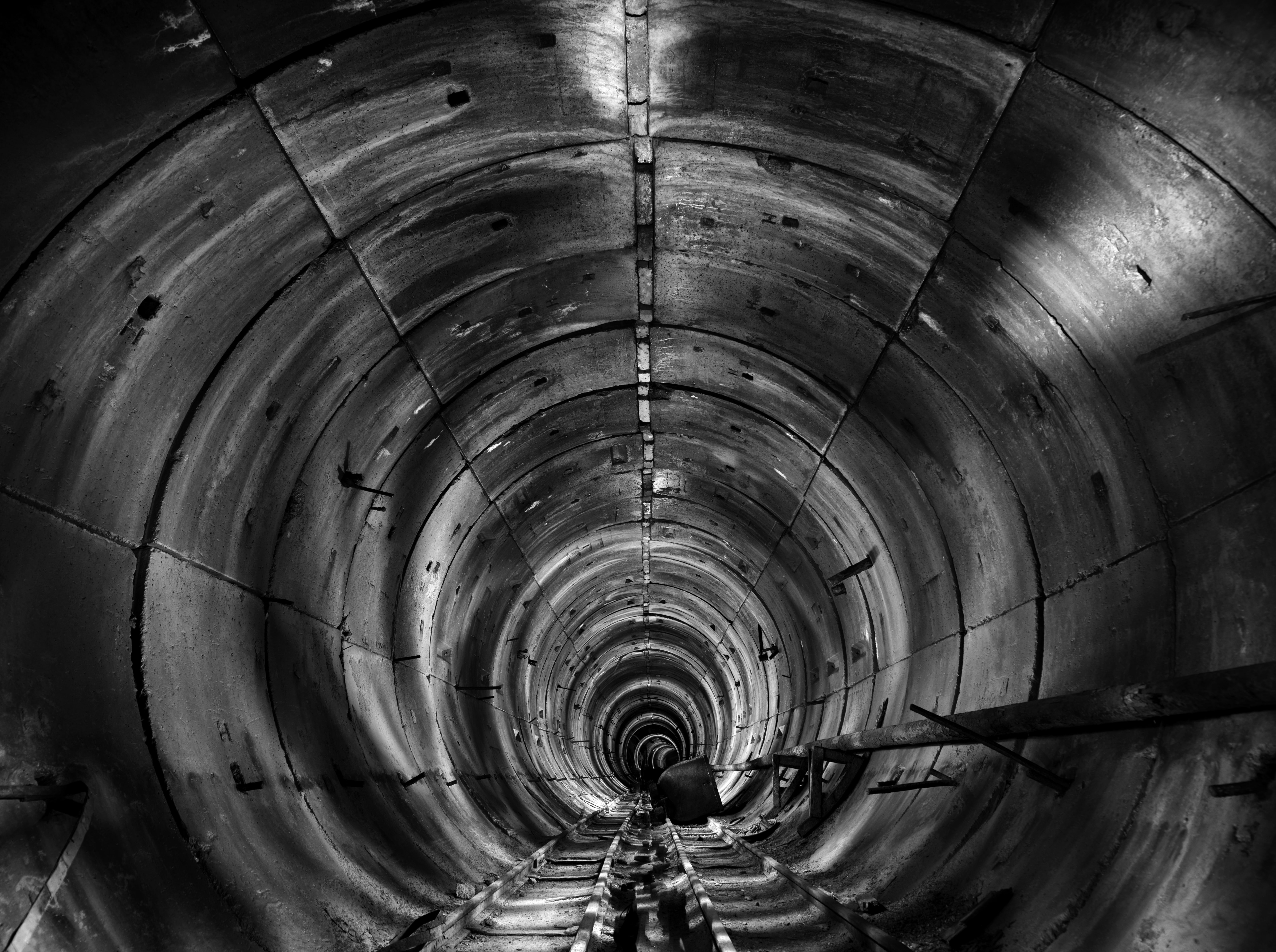 indoors, light at the end of the tunnel, 5K, the way forward, full frame, diminishing perspective, pattern, Architecture, blackandwhite, direction, geometric shape, HD Wallpaper