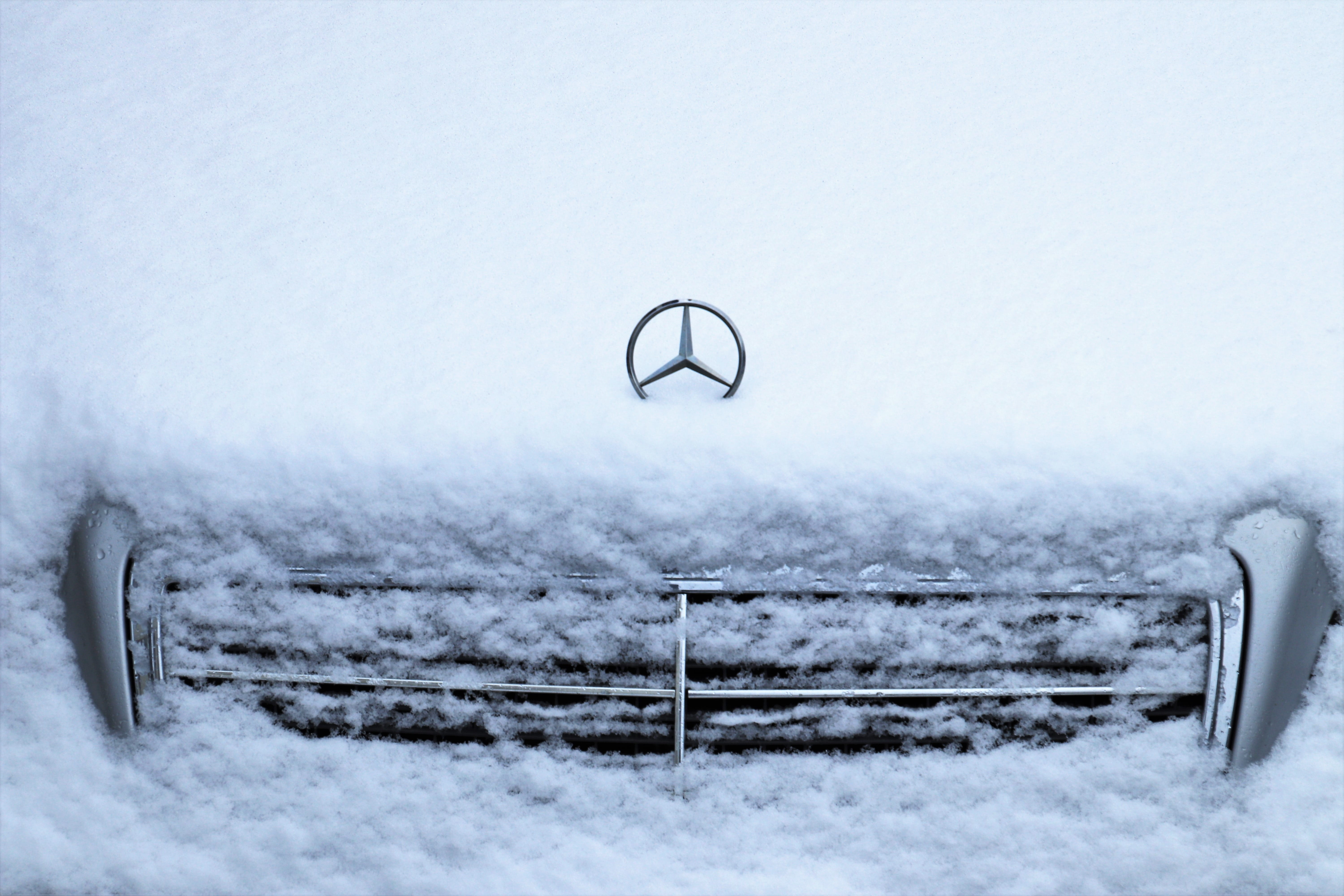 buried, cold, no people, vehicle, outdoors, daimler, architecture, the prospect of, cold temperature, winter, winter dream, frost, the background, in white, HD Wallpaper