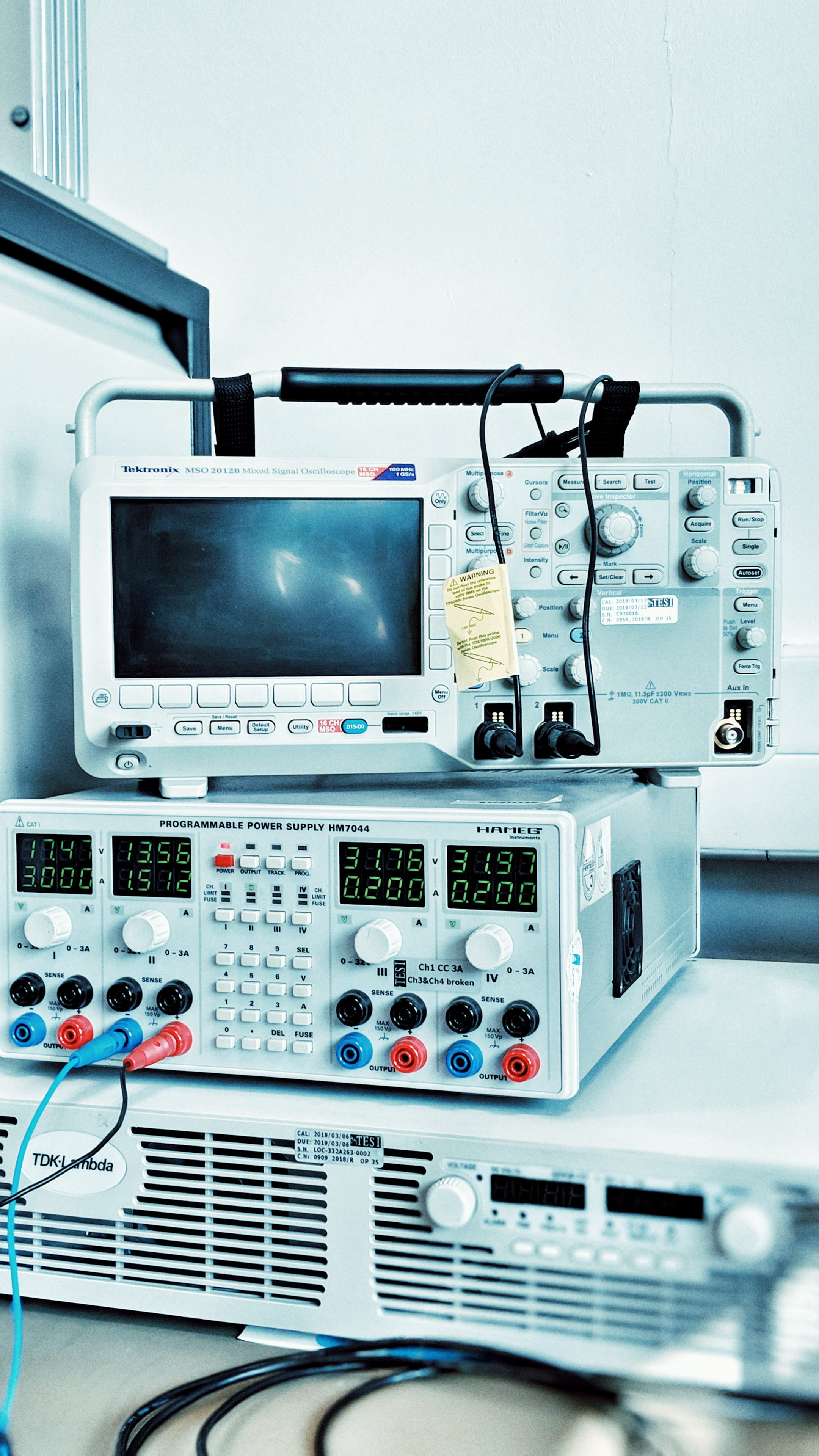 4K, close-up, digital, machine, device, knob, oscilloscope, connection, computer, computer Monitor, tech, white, screen, handle, control, electronics Industry, Phone HD Wallpaper