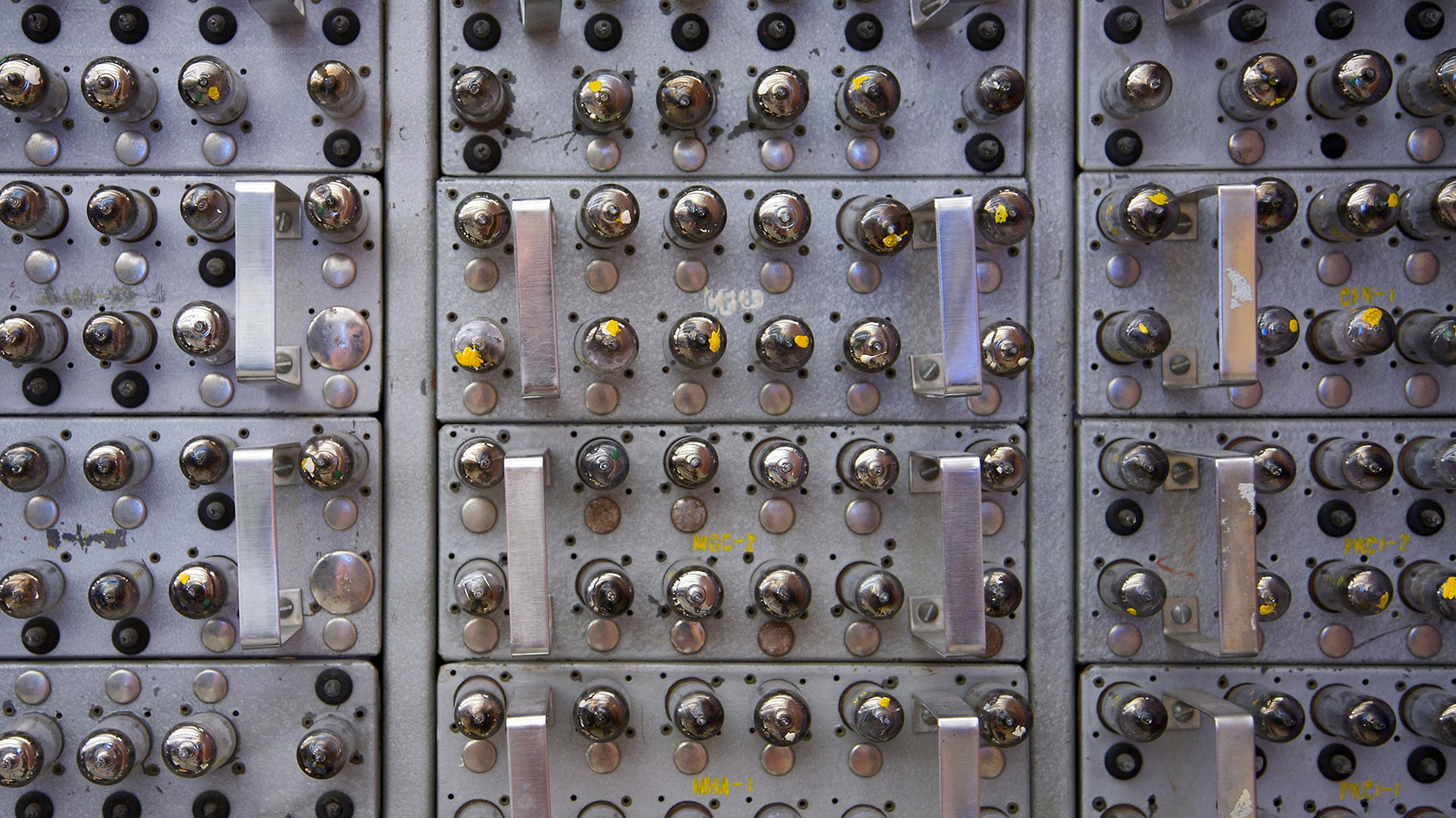 1080P, light, business, device, case, abundance, oscilloscope, close, large group of objects, close-up, control panel, in a row, repetition, technology, HD Wallpaper