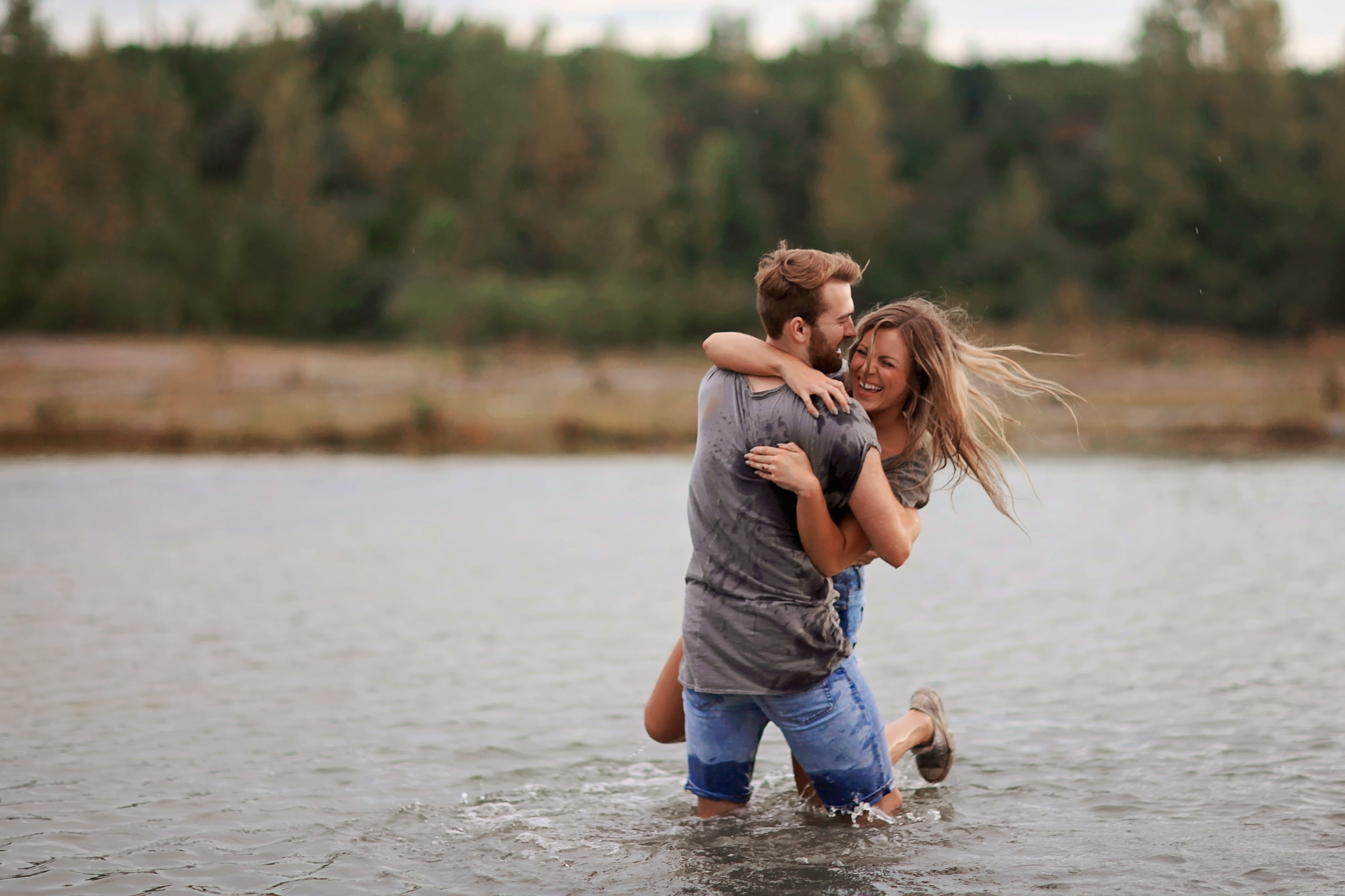 childhood, leisure activity, bonding, water, love, family with one child, husband, long hair, man, in love, happiness, casual clothing, blurred background, HD Wallpaper