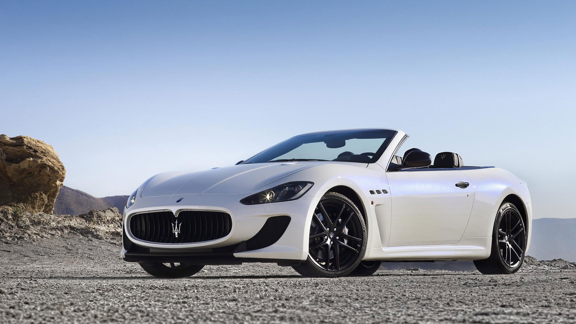 wealth, car, Maserati GranCabrio, day, silver colored, blue, road, low angle view, luxury, modern, copy space, convertible, motor vehicle, tire, chrome, HD Wallpaper