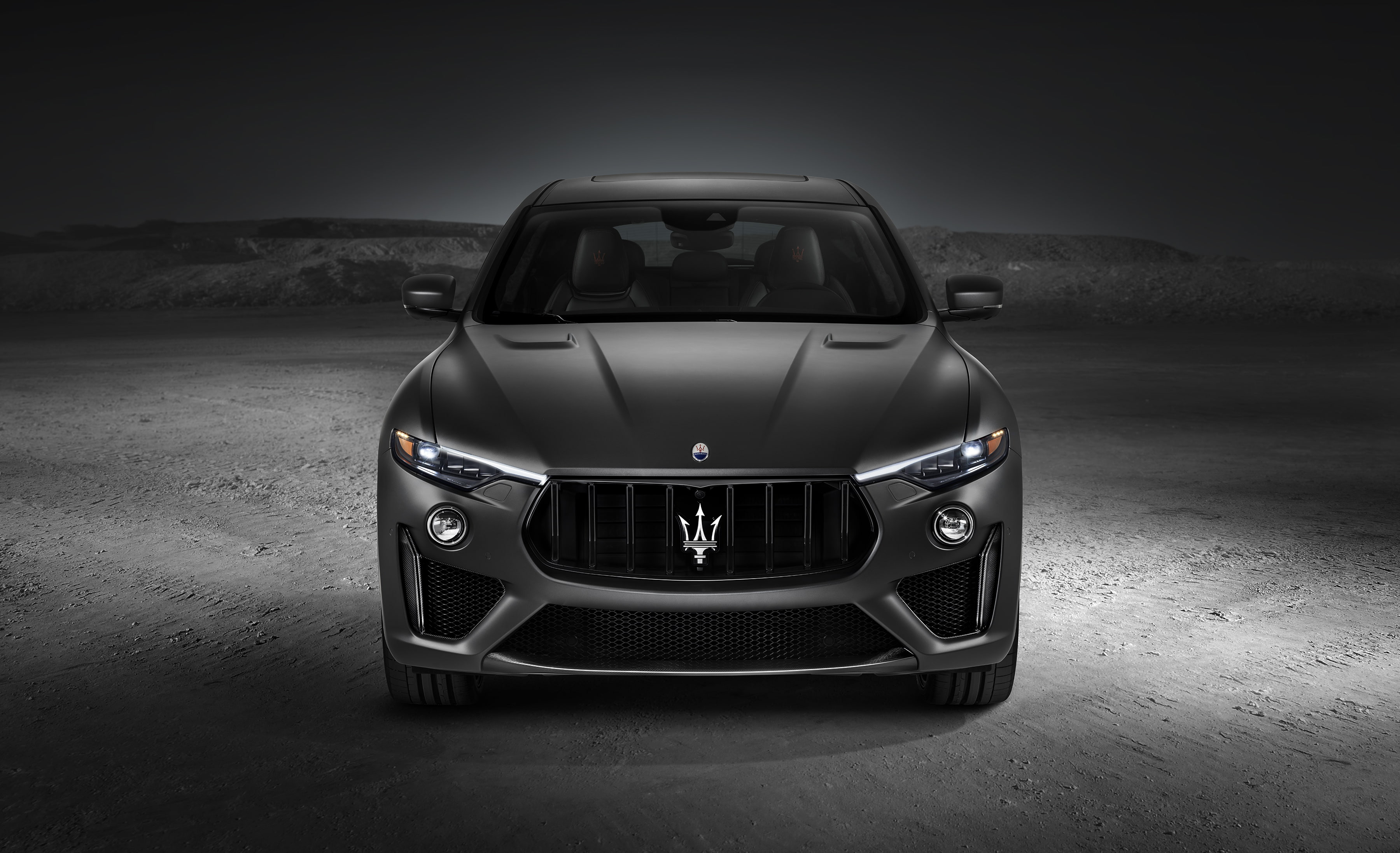 front view, headlight, indoors, vignette, New York Auto Show, retro styled, nature, 4K, car, 2K, Maserati Levante Trofeo, 2018, land vehicle, no people, HD Wallpaper